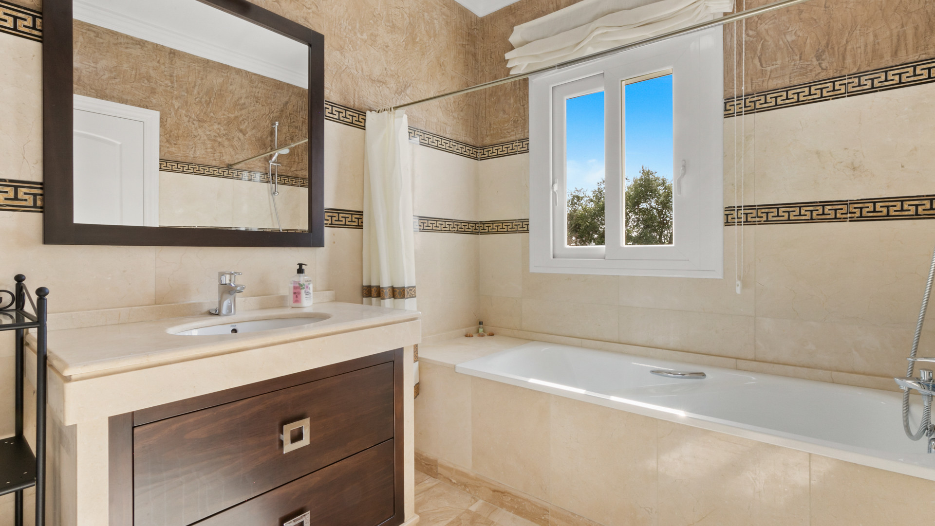 Villa · Marbella · 4 hab.