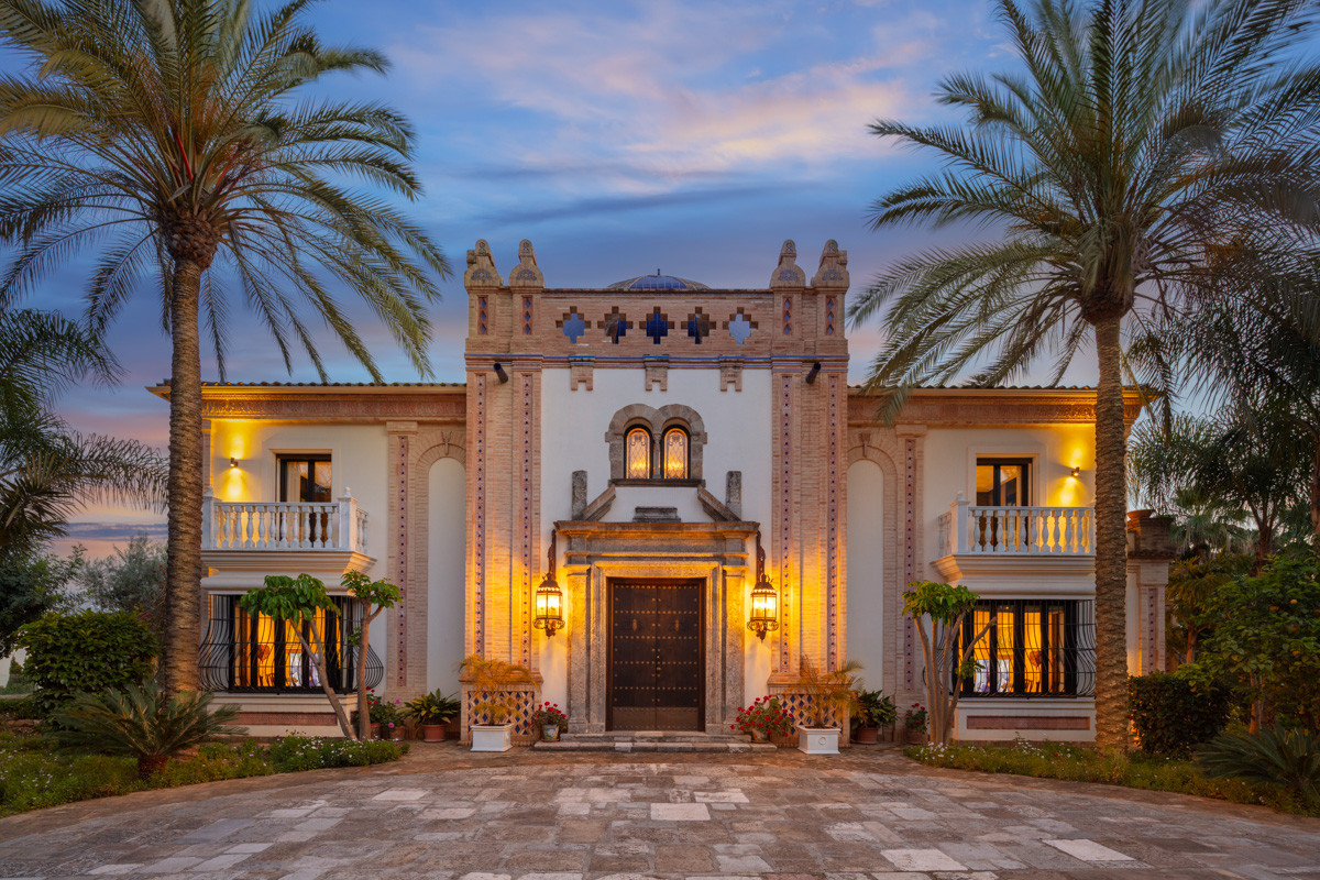 Magnificent Villa in an incredible prestigious gated community 