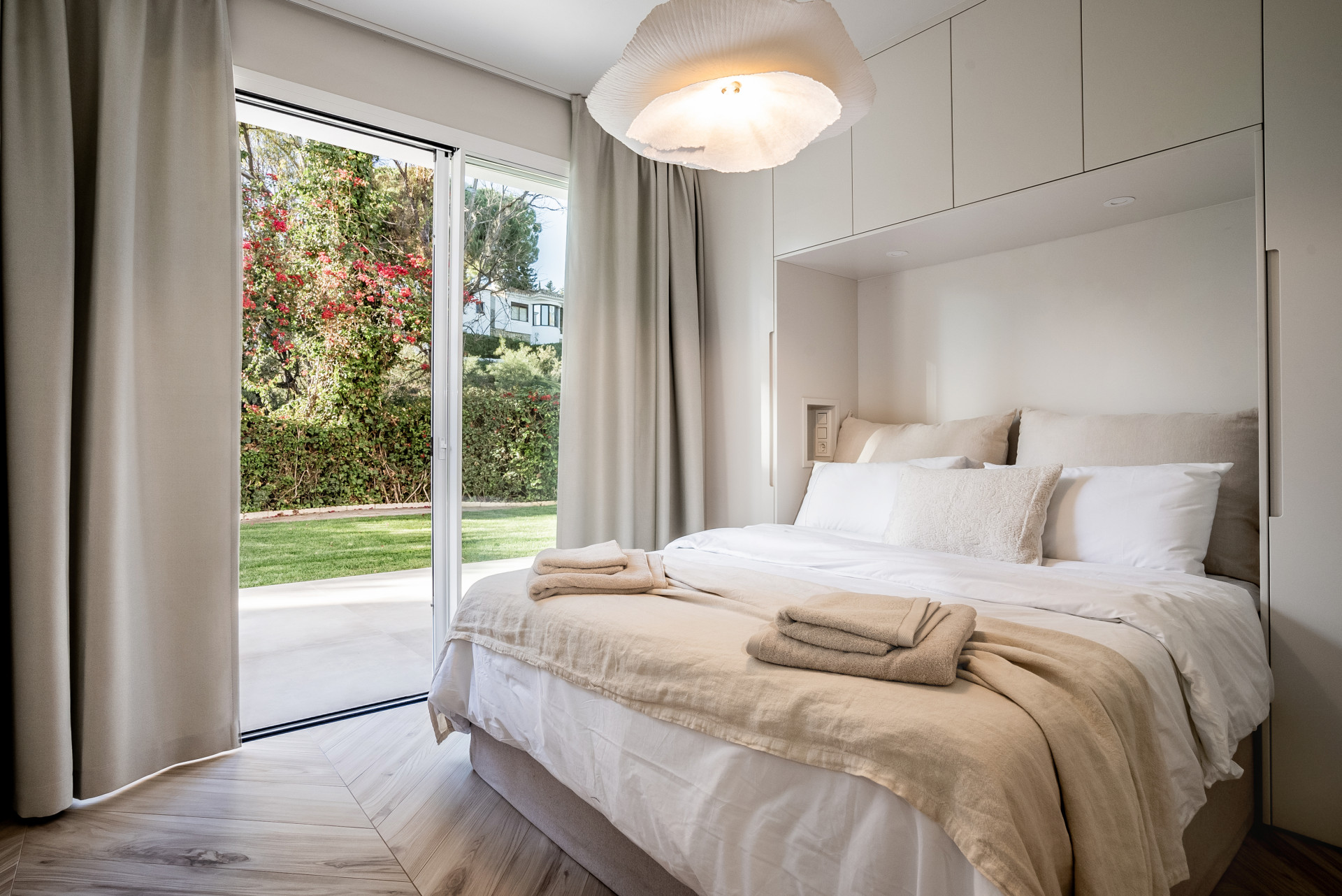 Apartamento en planta baja en Milla de Oro, Marbella