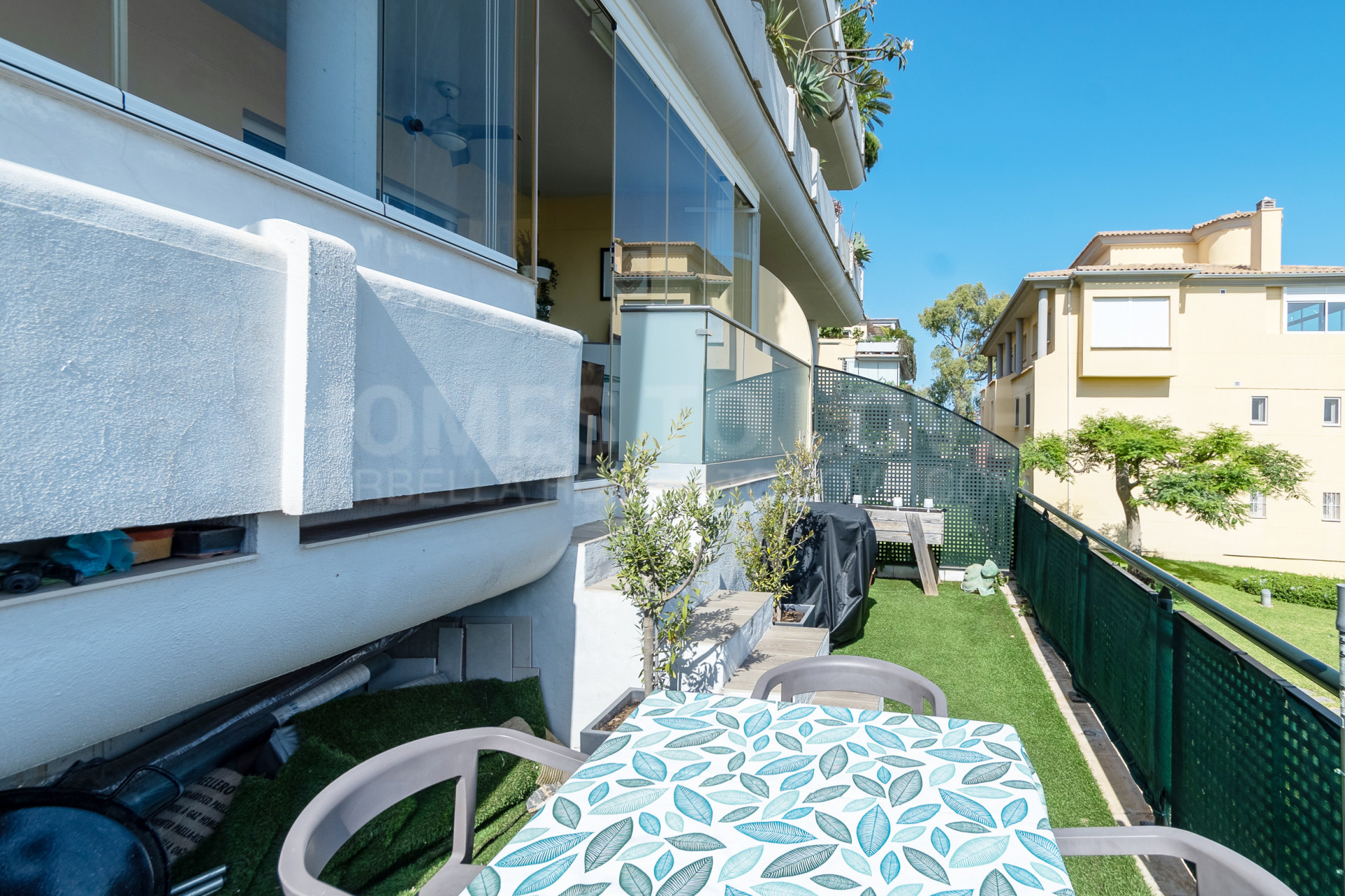 Erdgeschosswohnung zu verkaufen in Cabopino, Marbella Ost