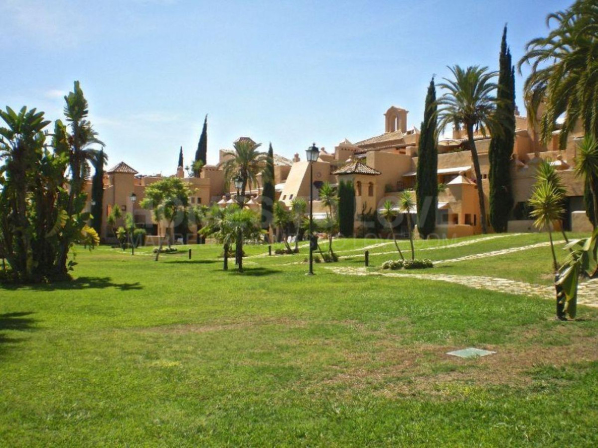 Apartamento Planta Baja en venta en La Cartuja del Golf, Estepona Este