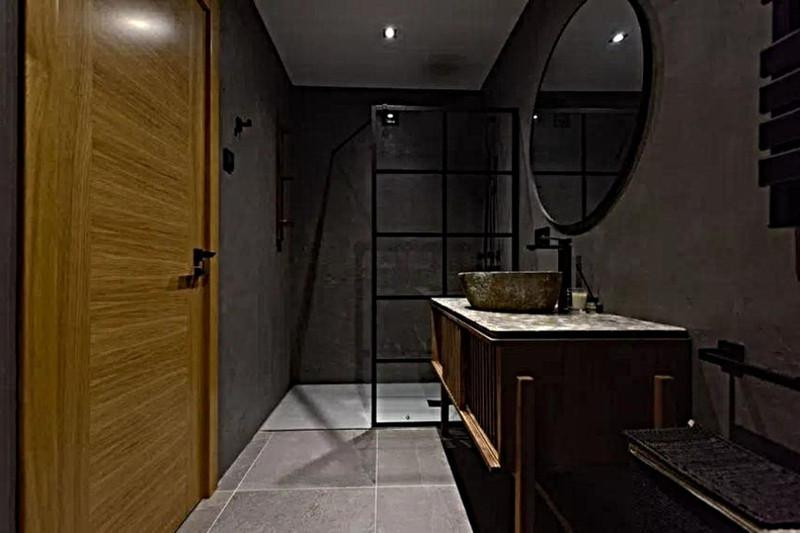 LUXURY