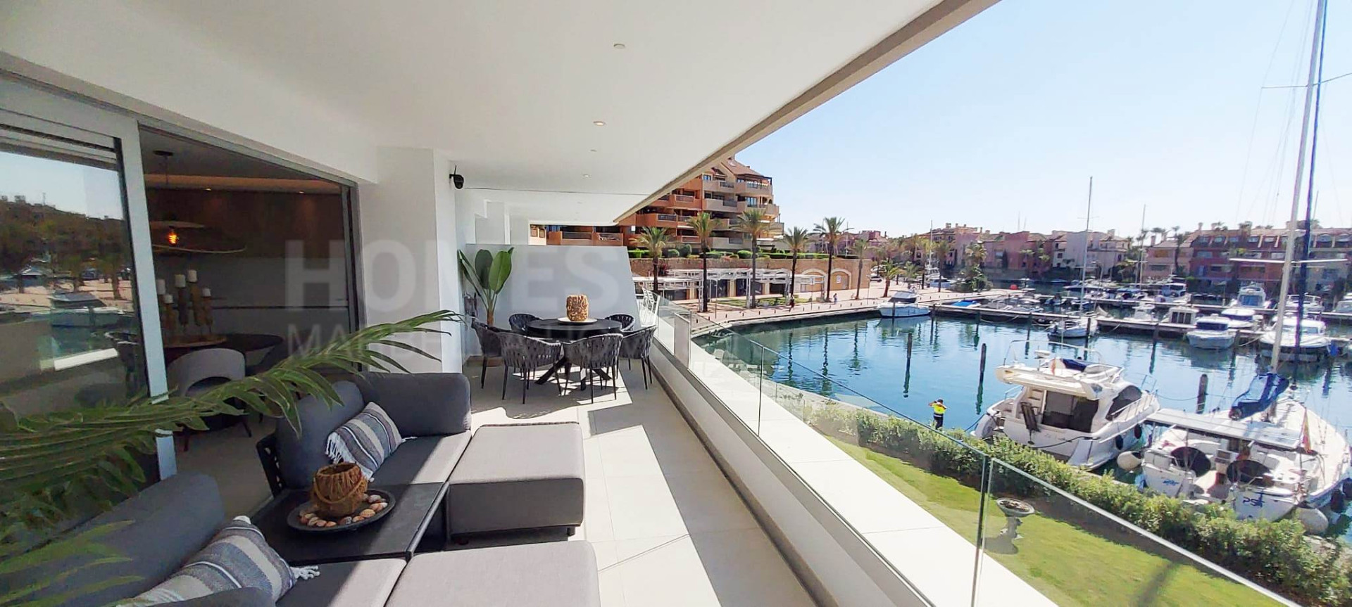 Espectacular apartamento situado en Pier 1, Marina de Sotogrande