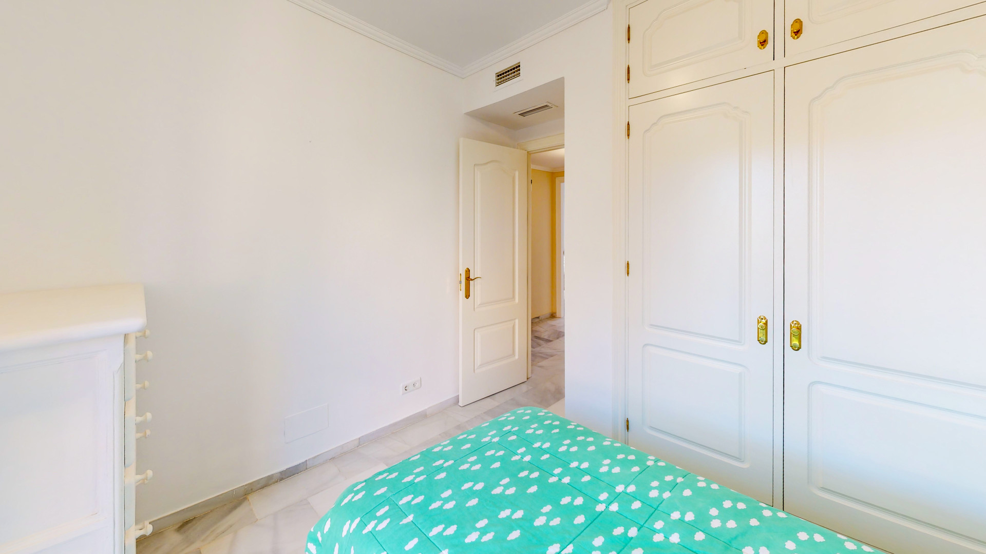 3 Bed Property For Sale in Estepona Costa Del Sol