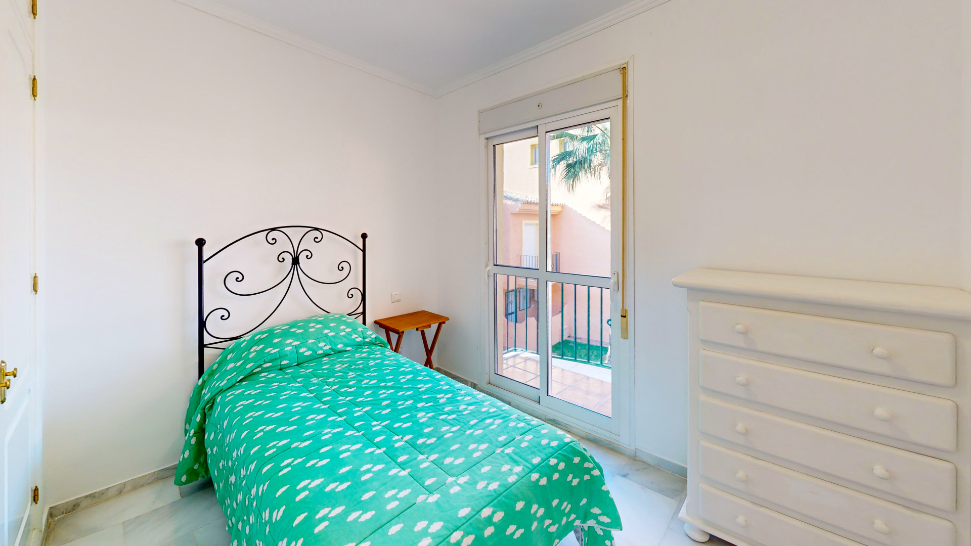 3 Bed Property For Sale in Estepona Costa Del Sol