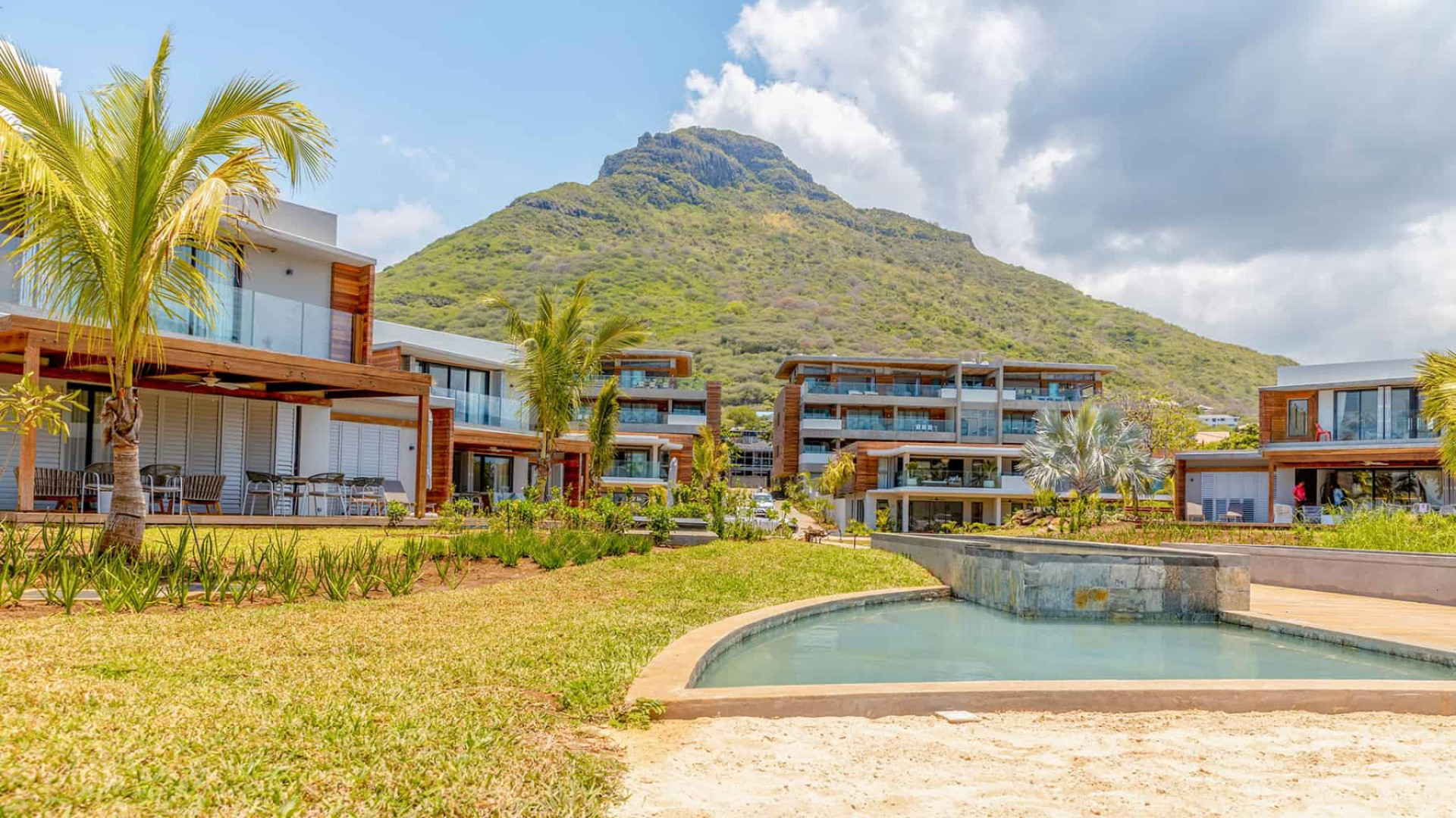 APARTMENT FOR SALE IN TAMARIN