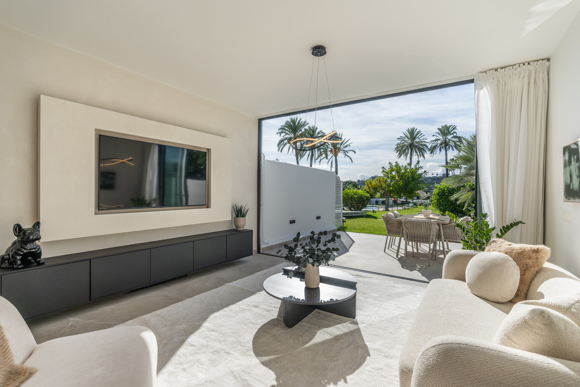 ¨Casa Preciosa¨, ett fullständigt renoverat radhus med 4 sovrum i Nueva Andalucias Golfdal - Marbella!