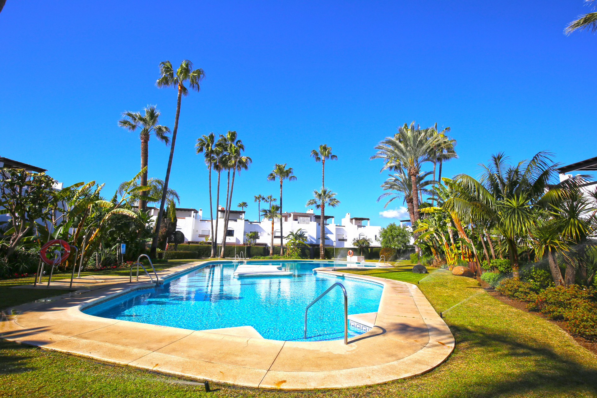 Well located four bedroom townhouse in Guadalvillas, Guadalmina Baja