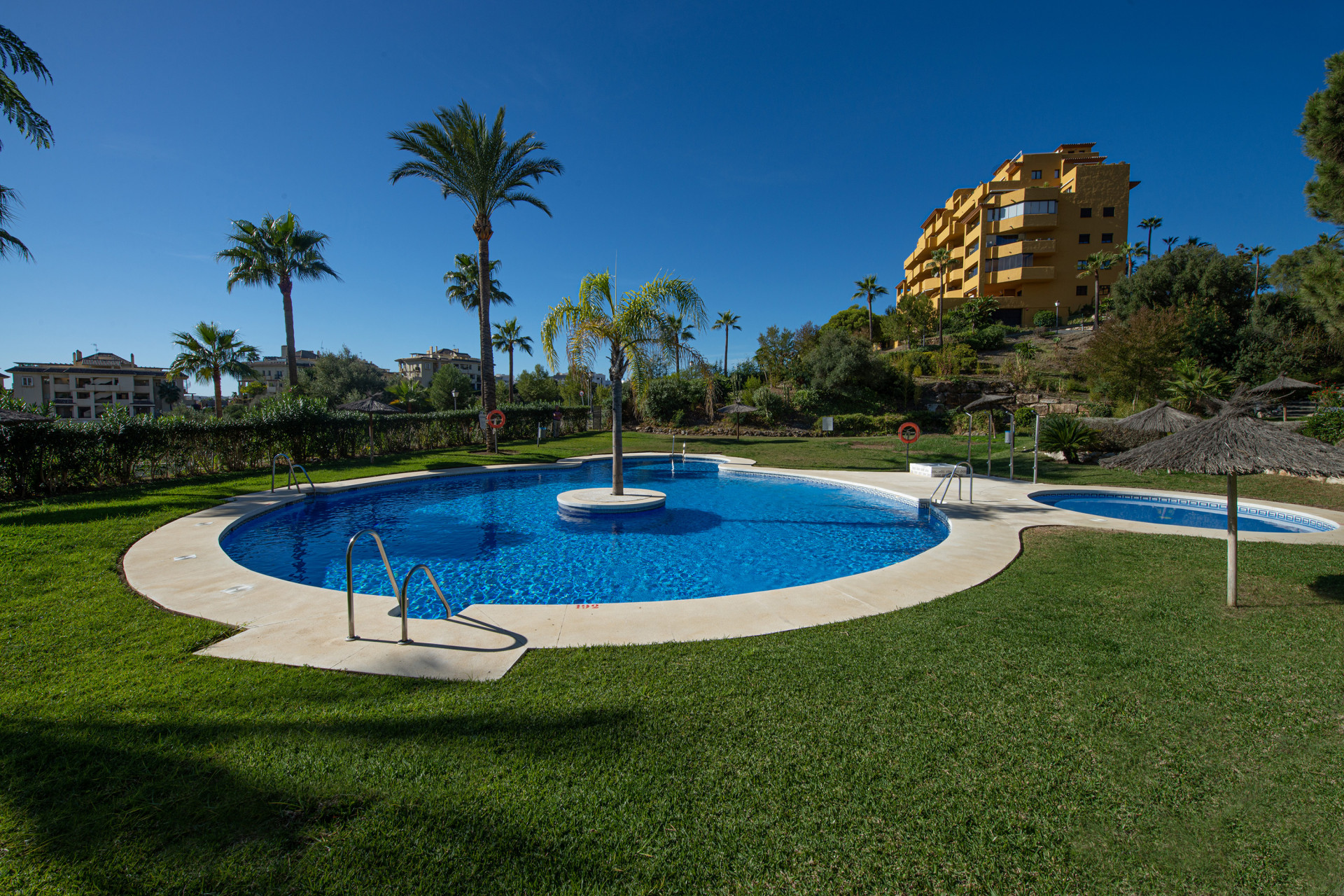 A1560 - Stunning Penthouse for sale in Terrazas del Sol in Estepona