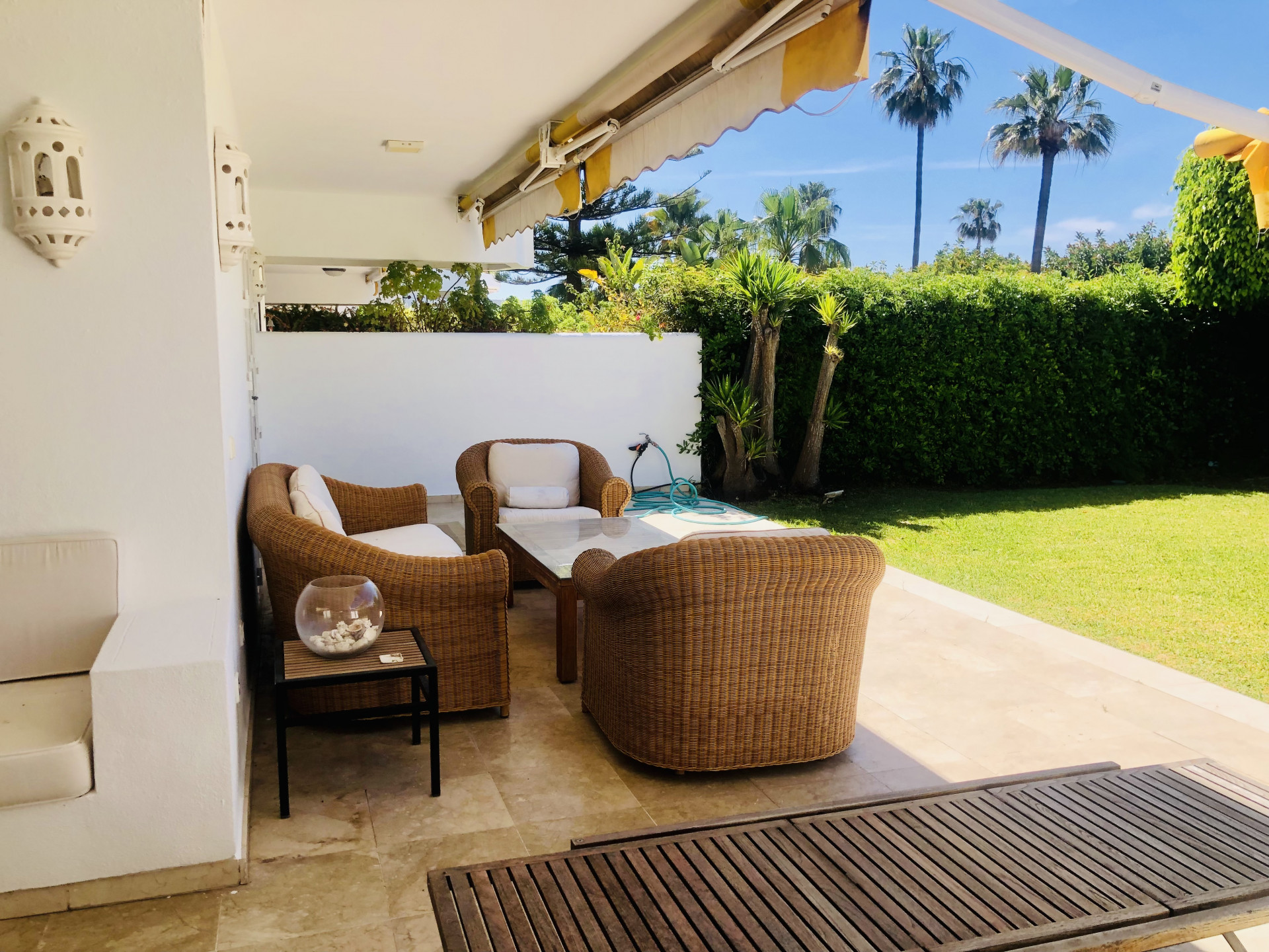 MAGNIFICO APARTMENT WITH JARDÍN AND JUNTO TO THE SEA DISPONIBLE NOW FOR LONG T.
