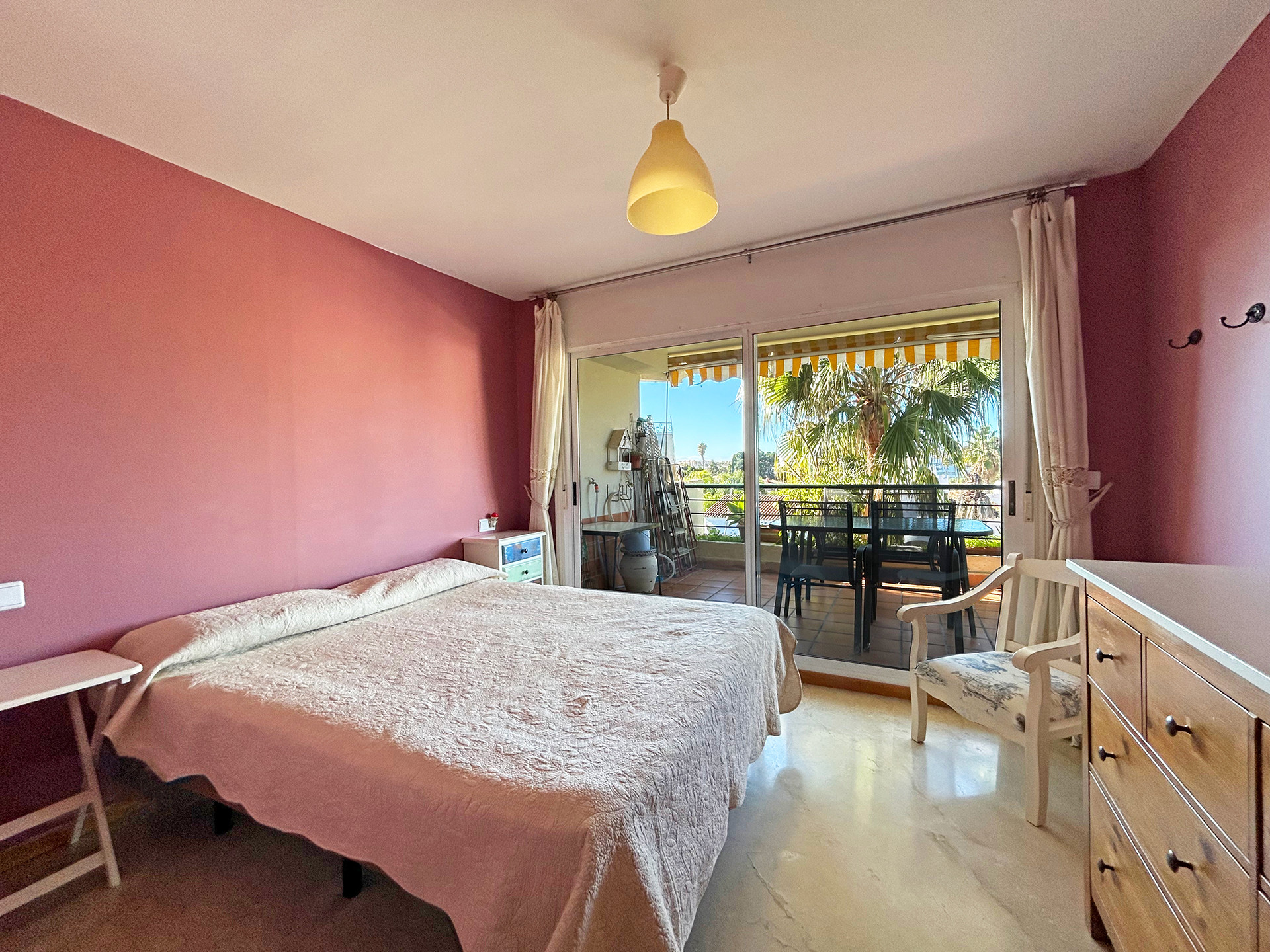 КВАРТИРЫ en San-Pedro-de-Alcantara · Campos-de-Guadalmina 389000€