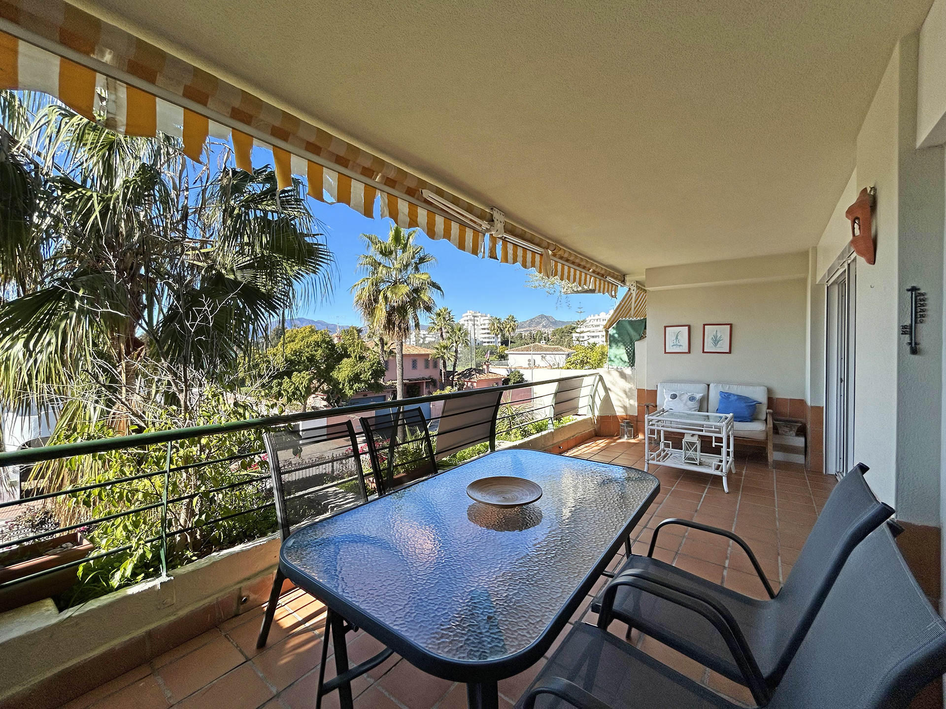 КВАРТИРЫ en San-Pedro-de-Alcantara · Campos-de-Guadalmina 389000€