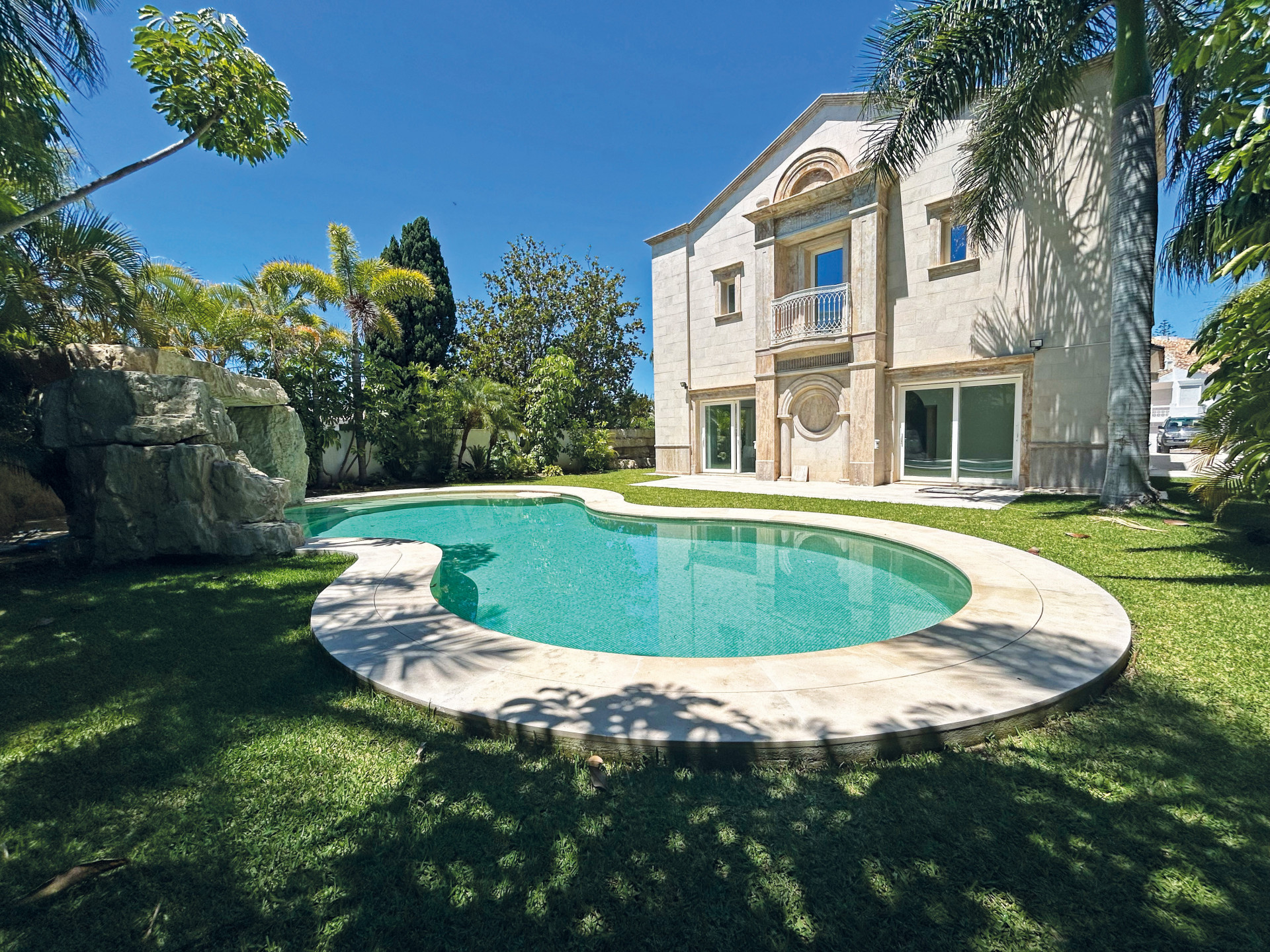 ВИЛЛЫ en Marbella · Marbella-Este---Los-Monteros 4500000€