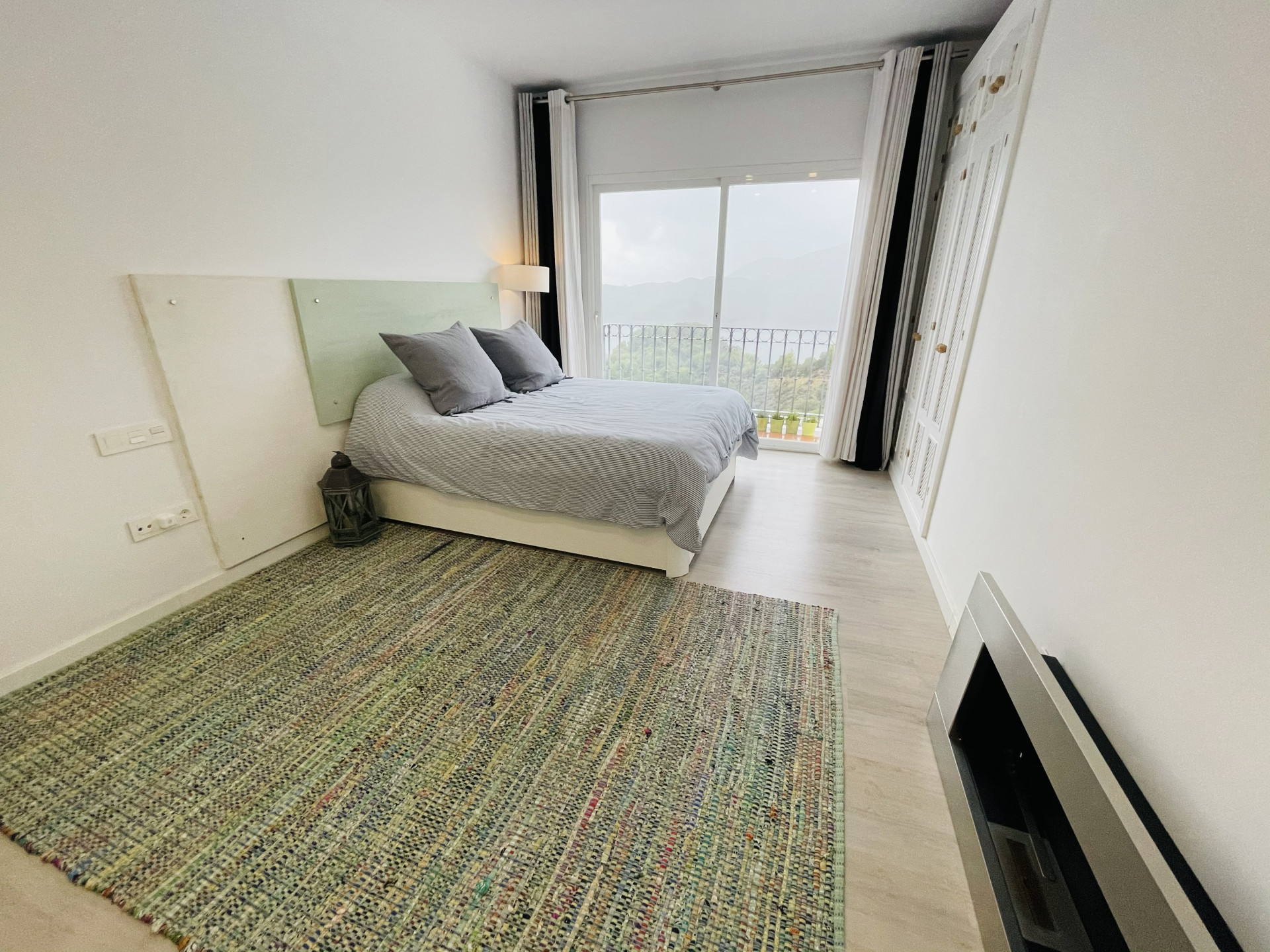 ДОМА-В-ДЕРЕВНЕ en Istan · Zahara-de-Istan 1195000€