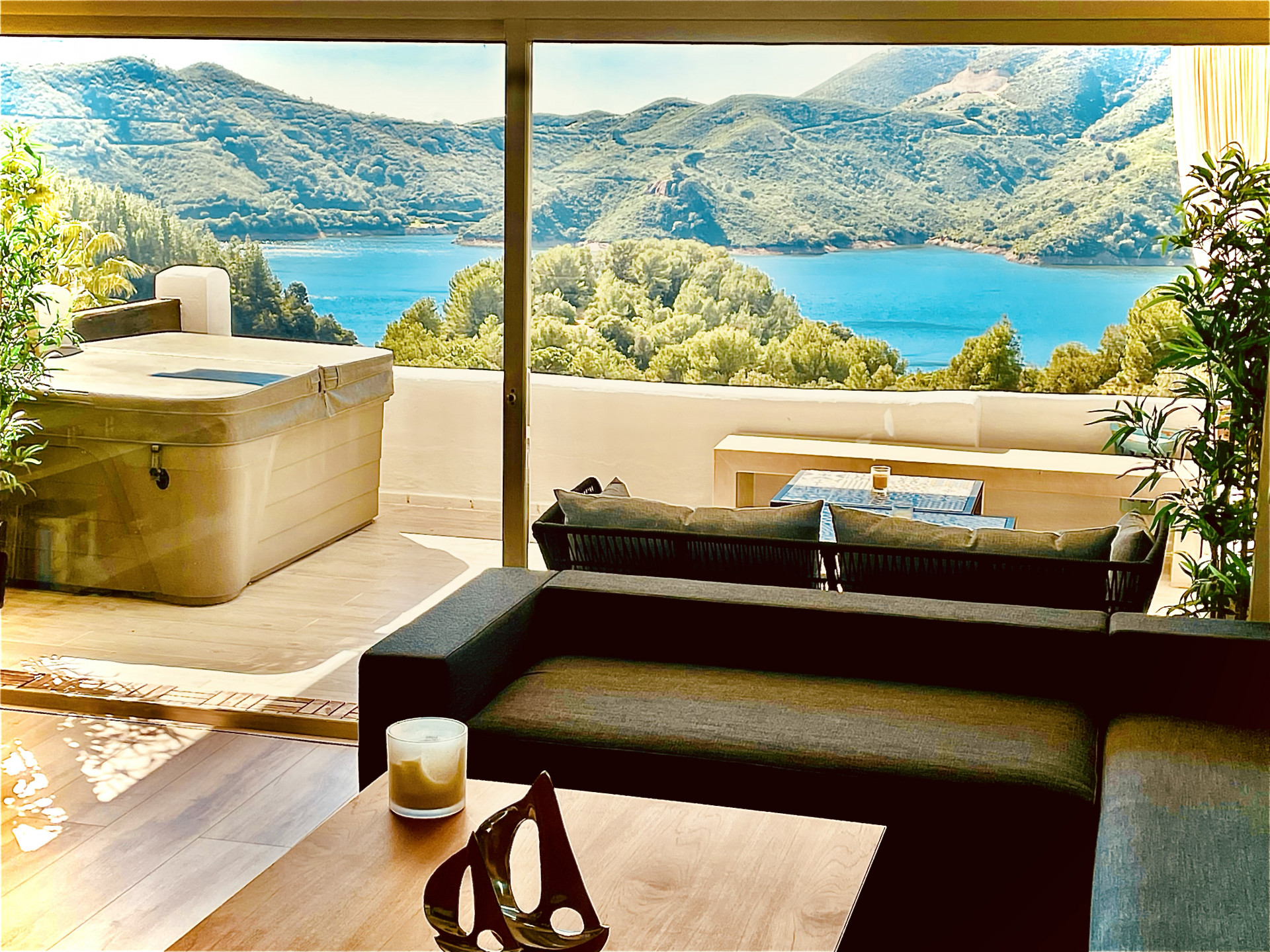 ДОМА-В-ДЕРЕВНЕ en Istan · Zahara-de-Istan 1195000€