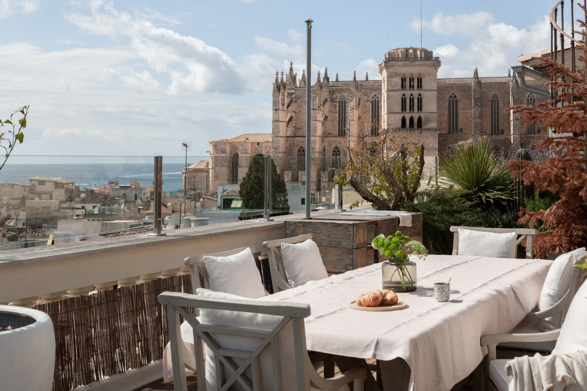 Town House in Ciutat Antigua