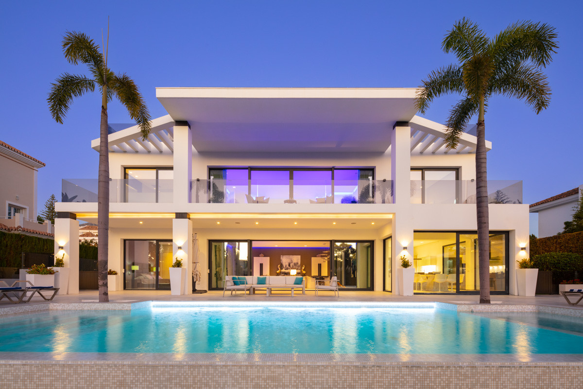 Villa in Nueva Andalucia