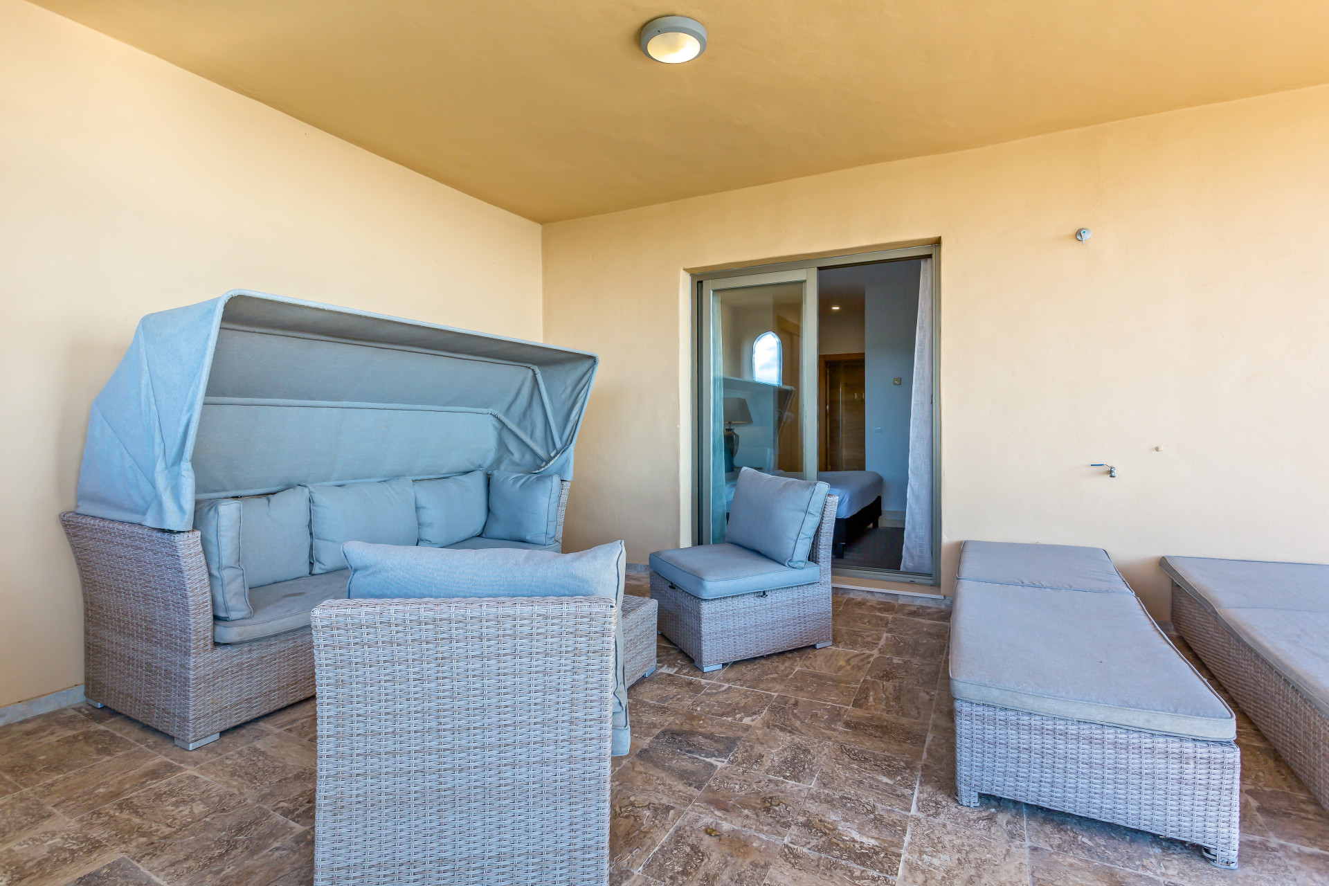 Ground Floor Apartment in Benahavis