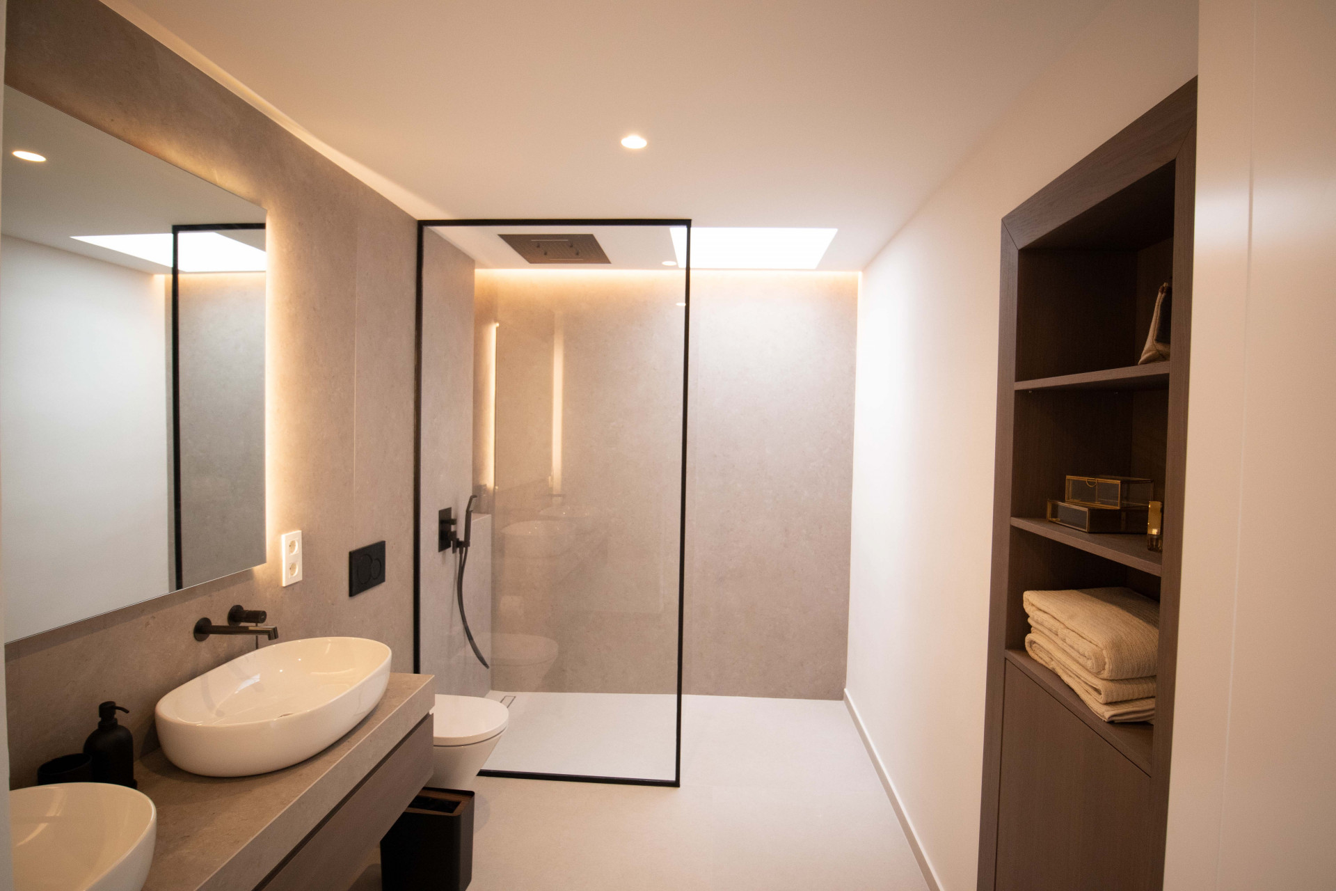 Stunning refurbished  4 bedroom duplex penthouse  in Monte Halcones