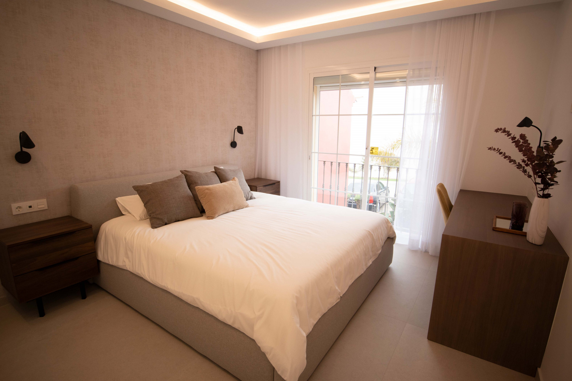 Stunning refurbished  4 bedroom duplex penthouse  in Monte Halcones
