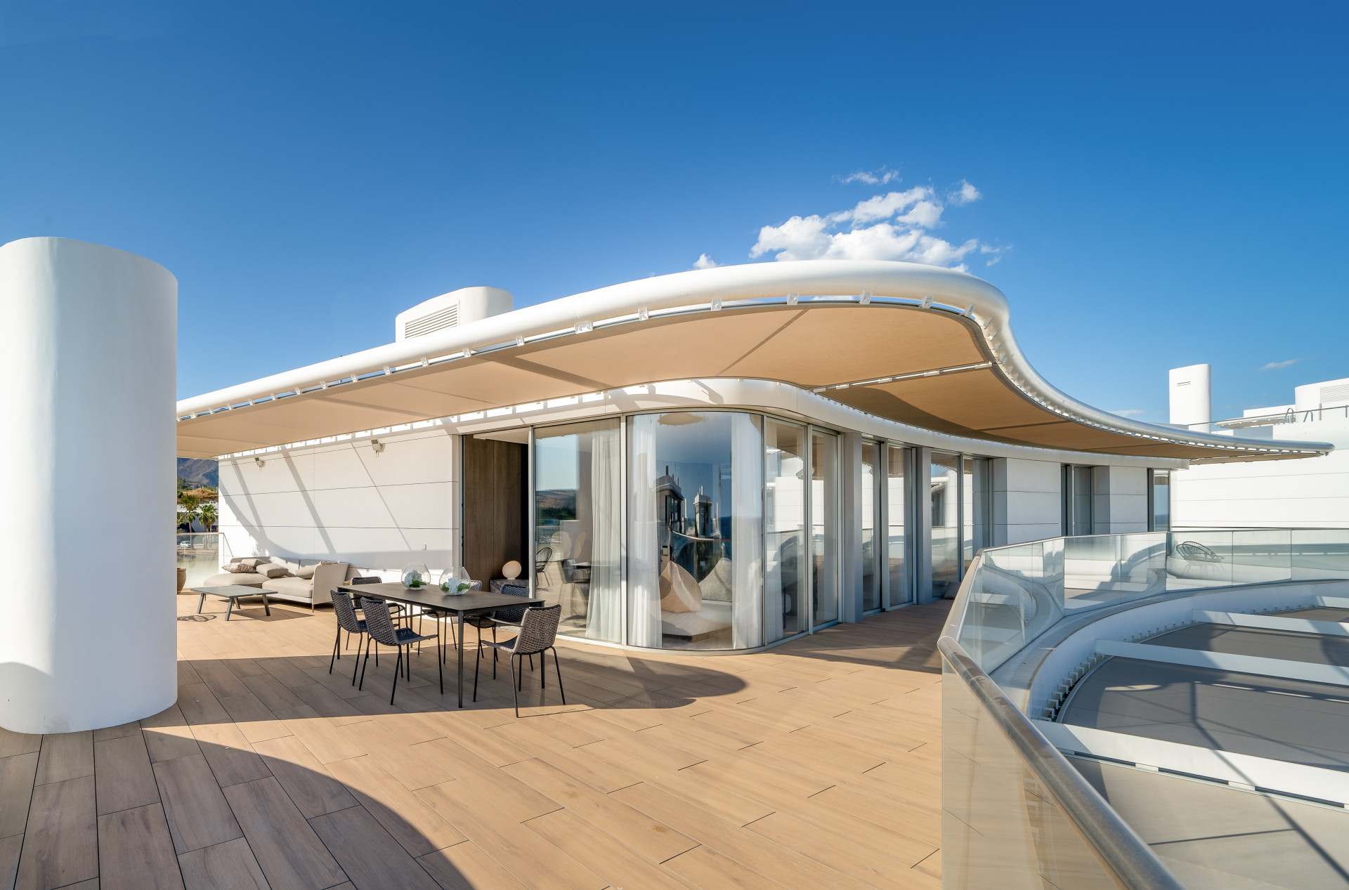Penthouse for sale in Estepona Playa