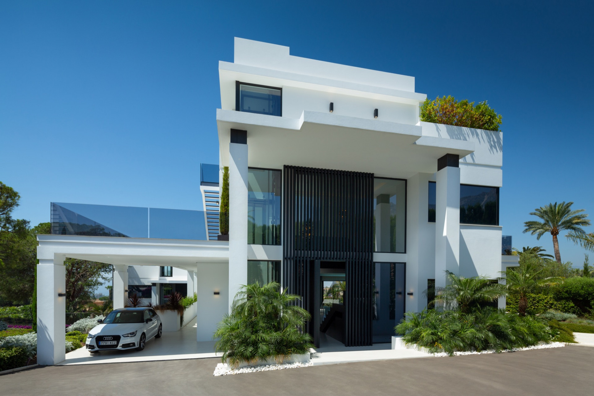 Luxury modern villa in Golden Mile, Marbella 