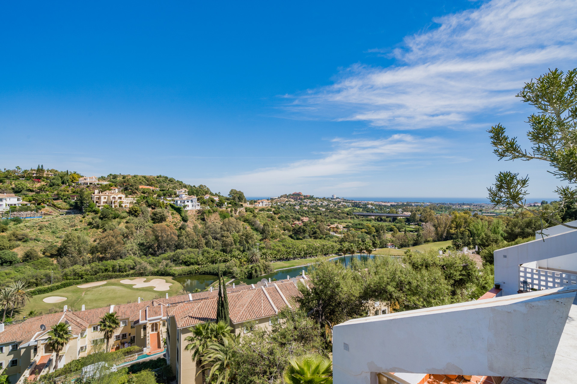 Refurbishment opportunity with sea and golf views in La Quinta