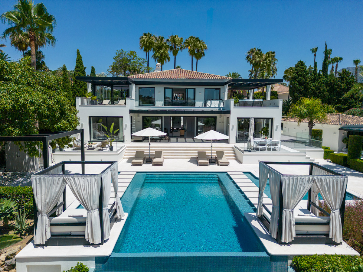 Stunning modern villa in La Cerquilla, Nueva Andalucía 