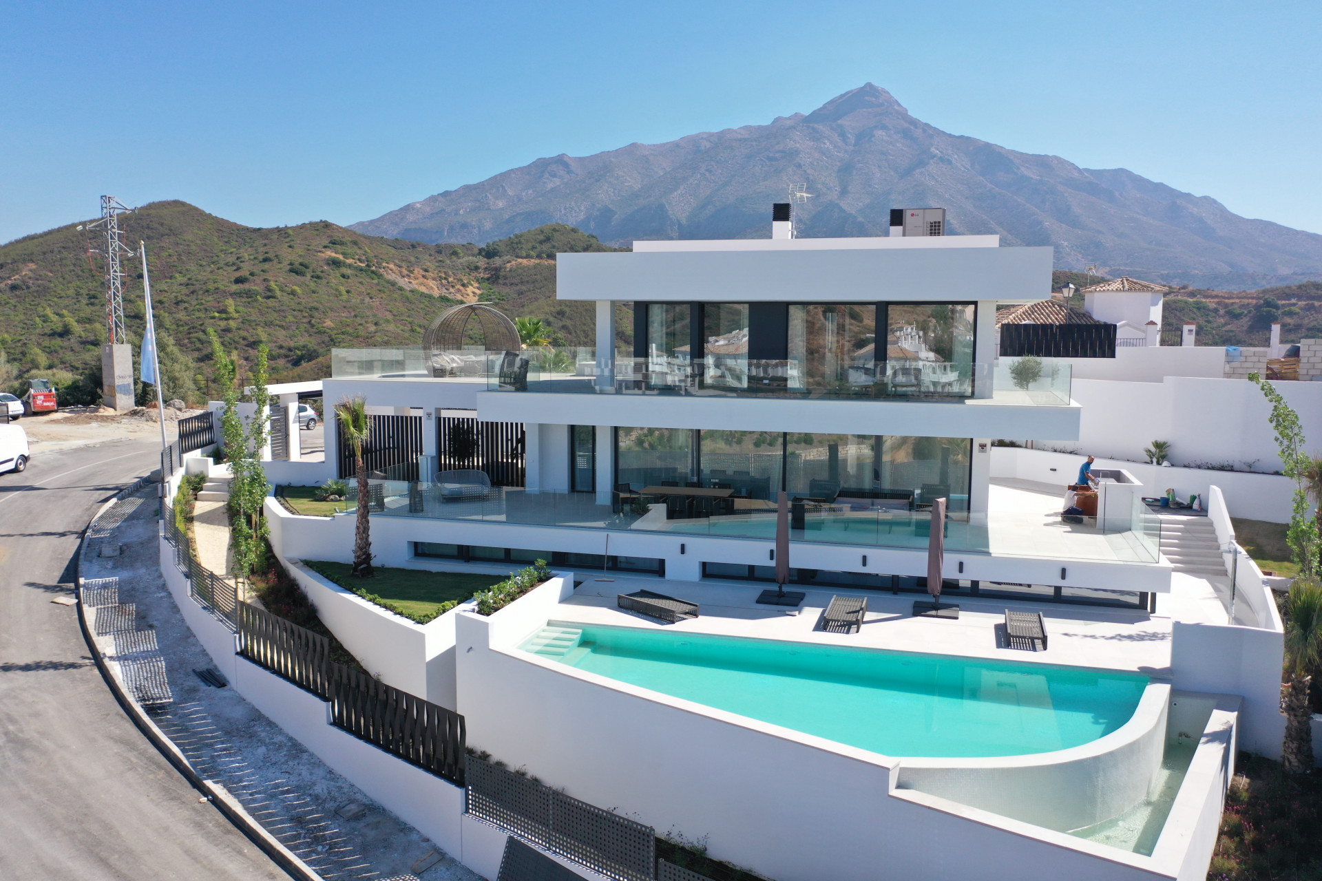 Newly built magnificent, modern luxury villa in Nueva Andalucía, Marbella