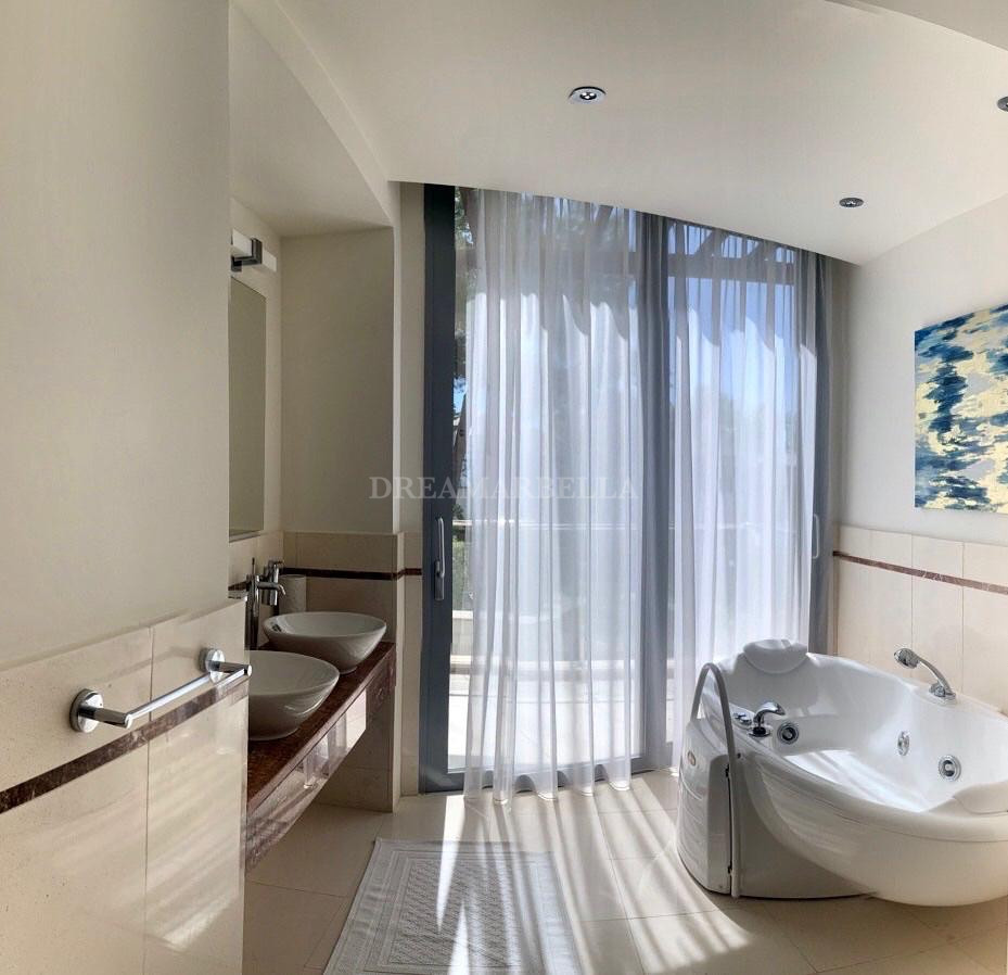 Semi Detached House in Marbella Golden Mile