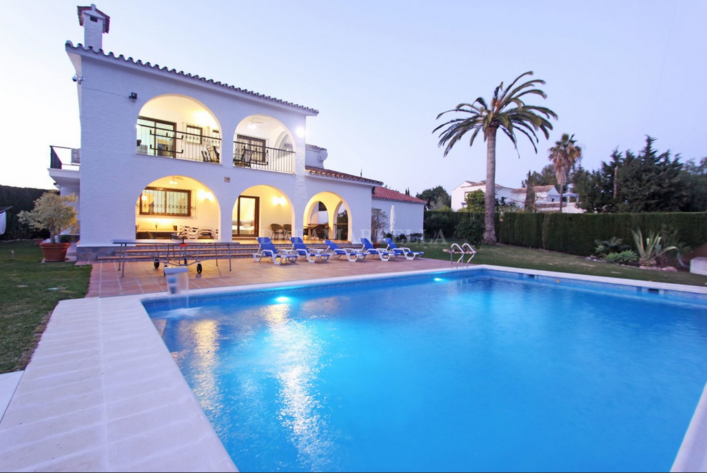 Villa in Estepona East