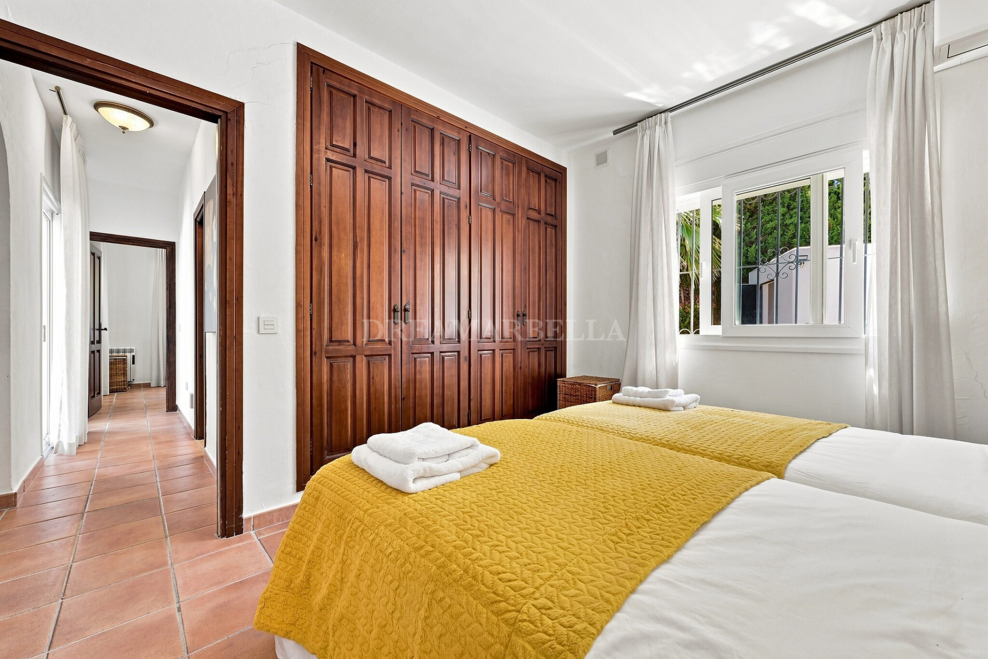 Villa in Estepona East