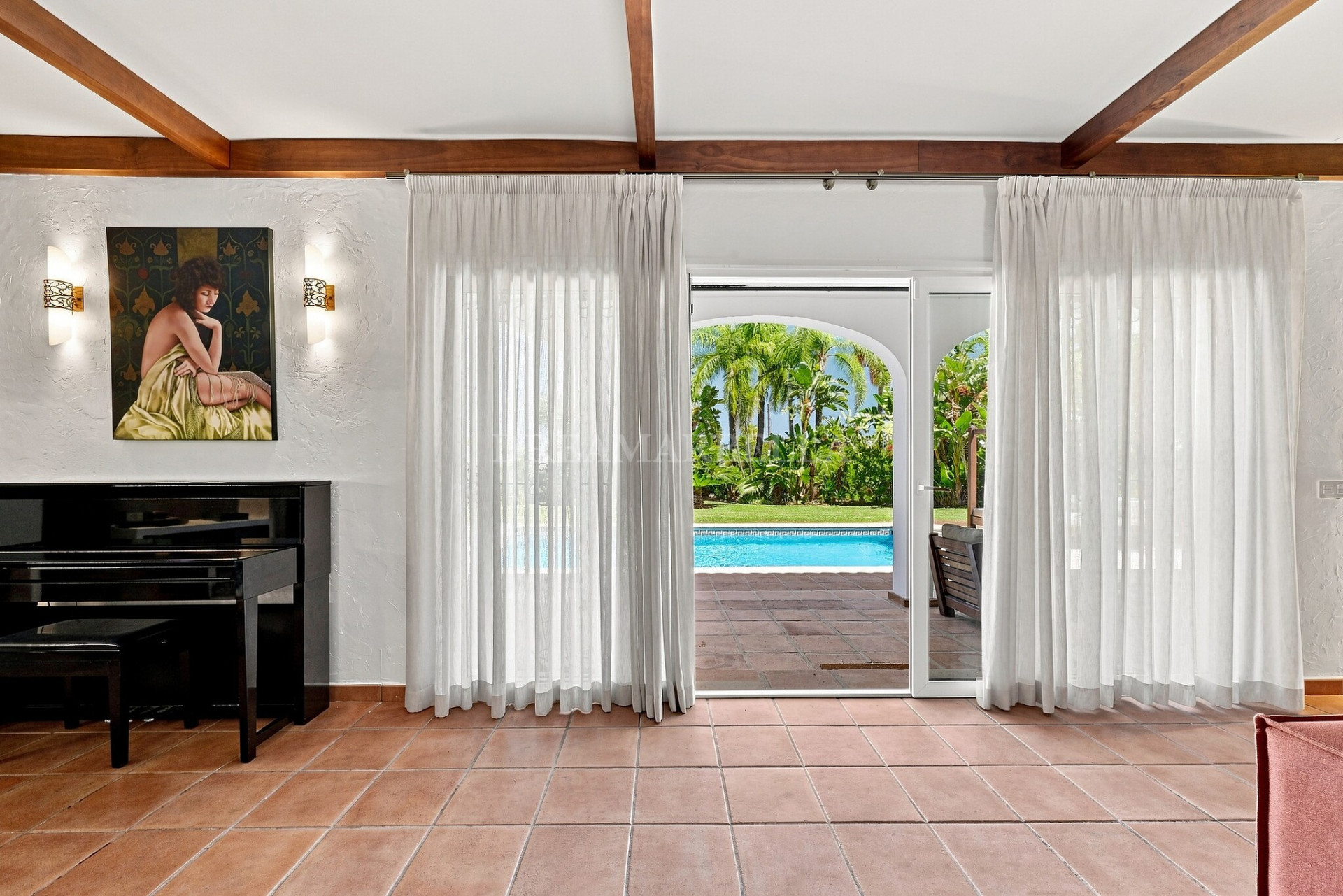 Villa in Estepona East
