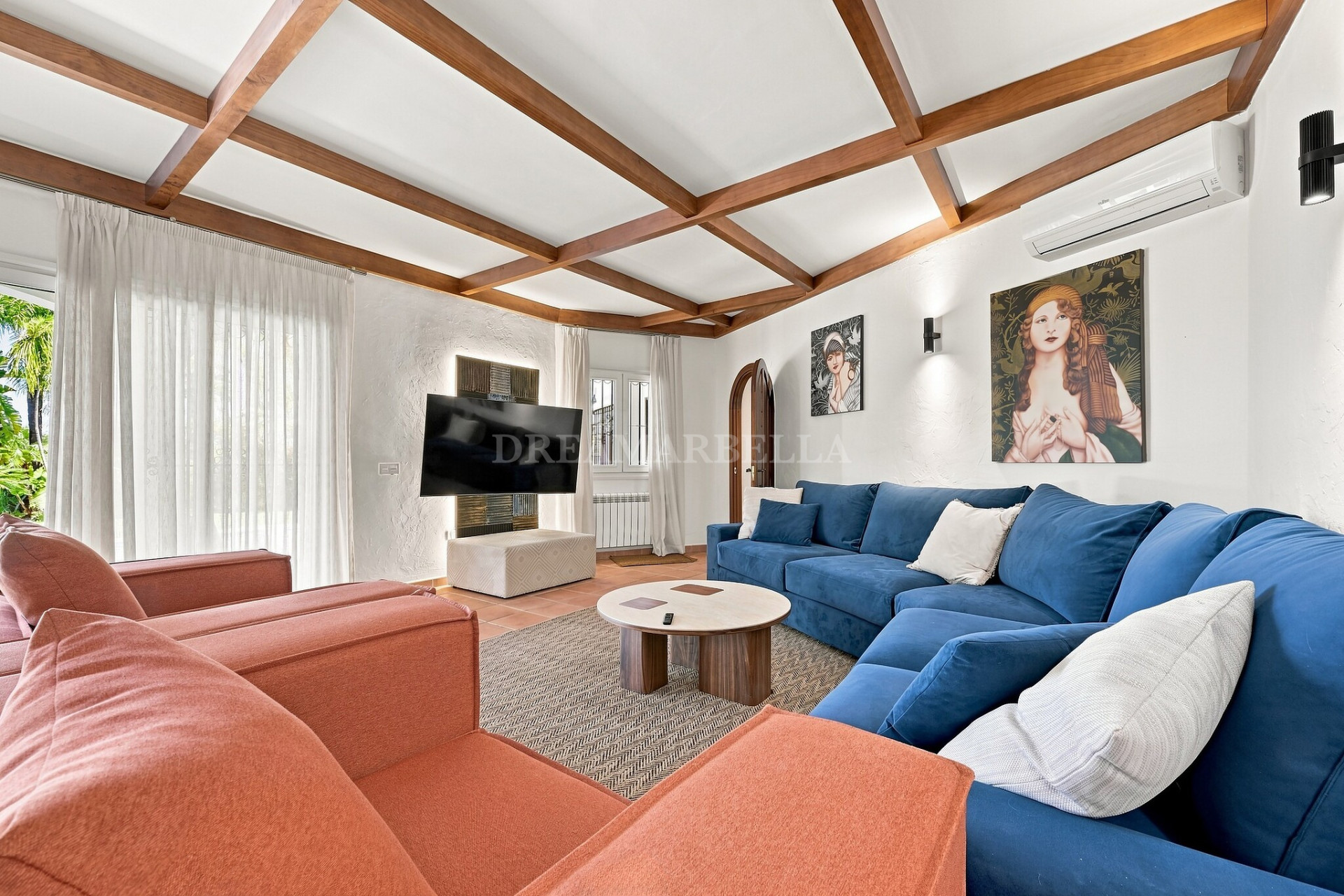 Villa in Estepona East