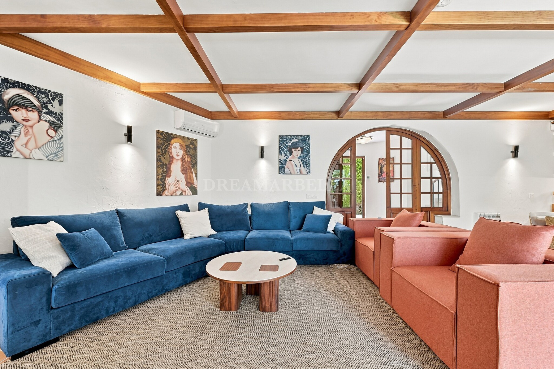 Villa in Estepona East