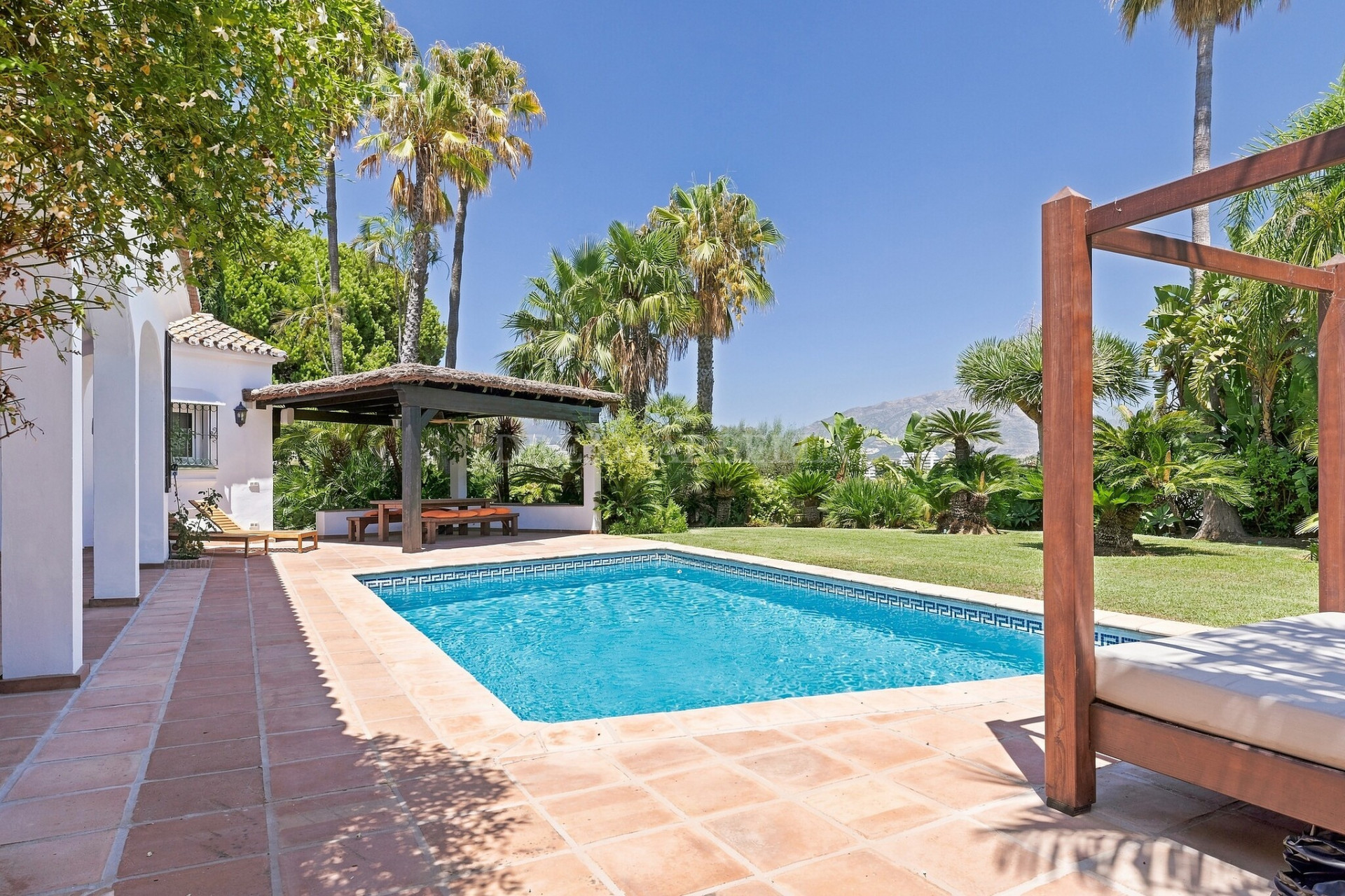 Villa in Estepona East