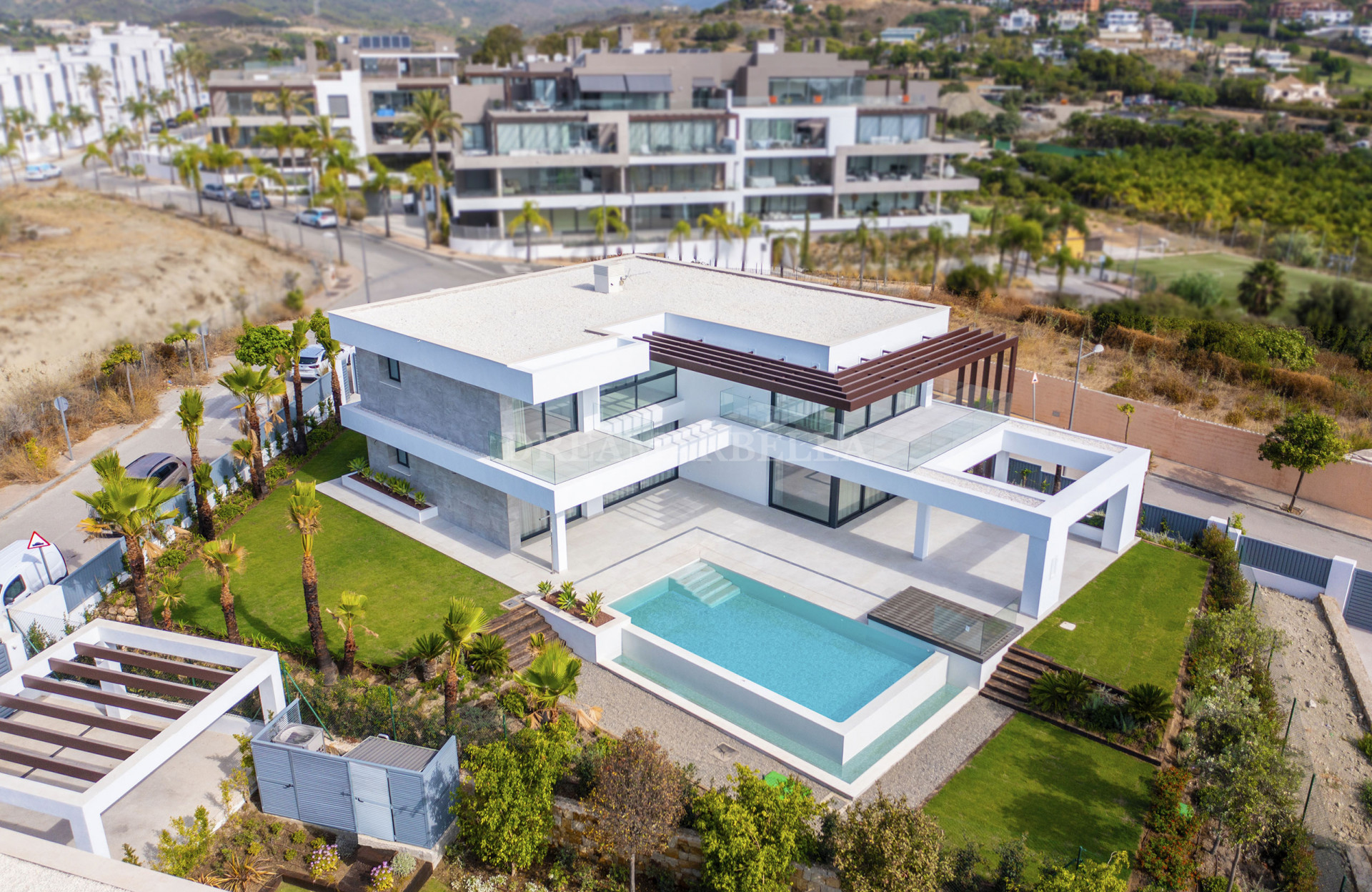 Villa in Estepona East