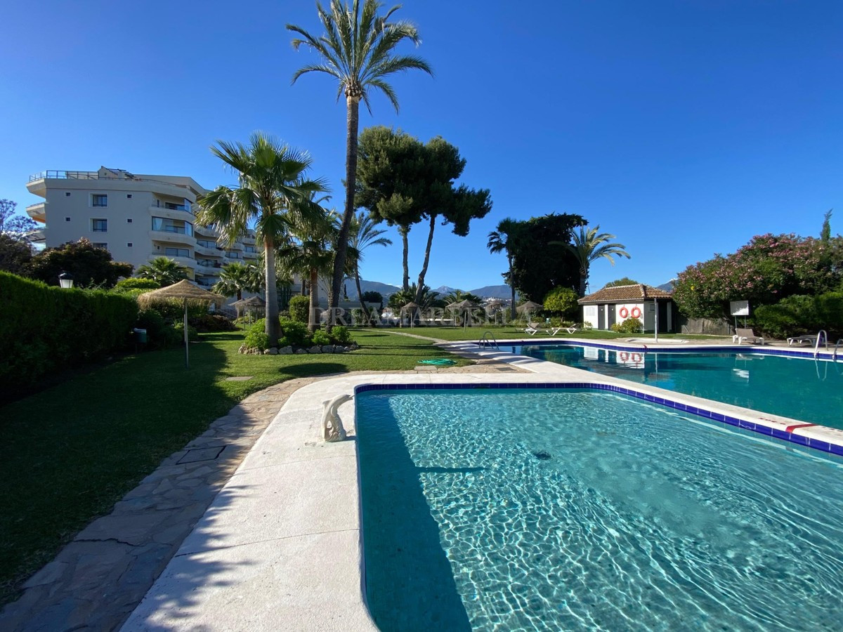 Apartment in Estepona East