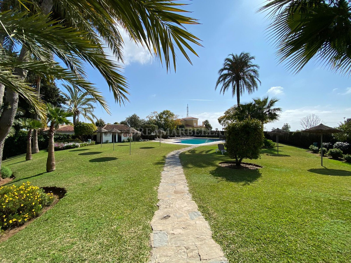 Apartment in Estepona East