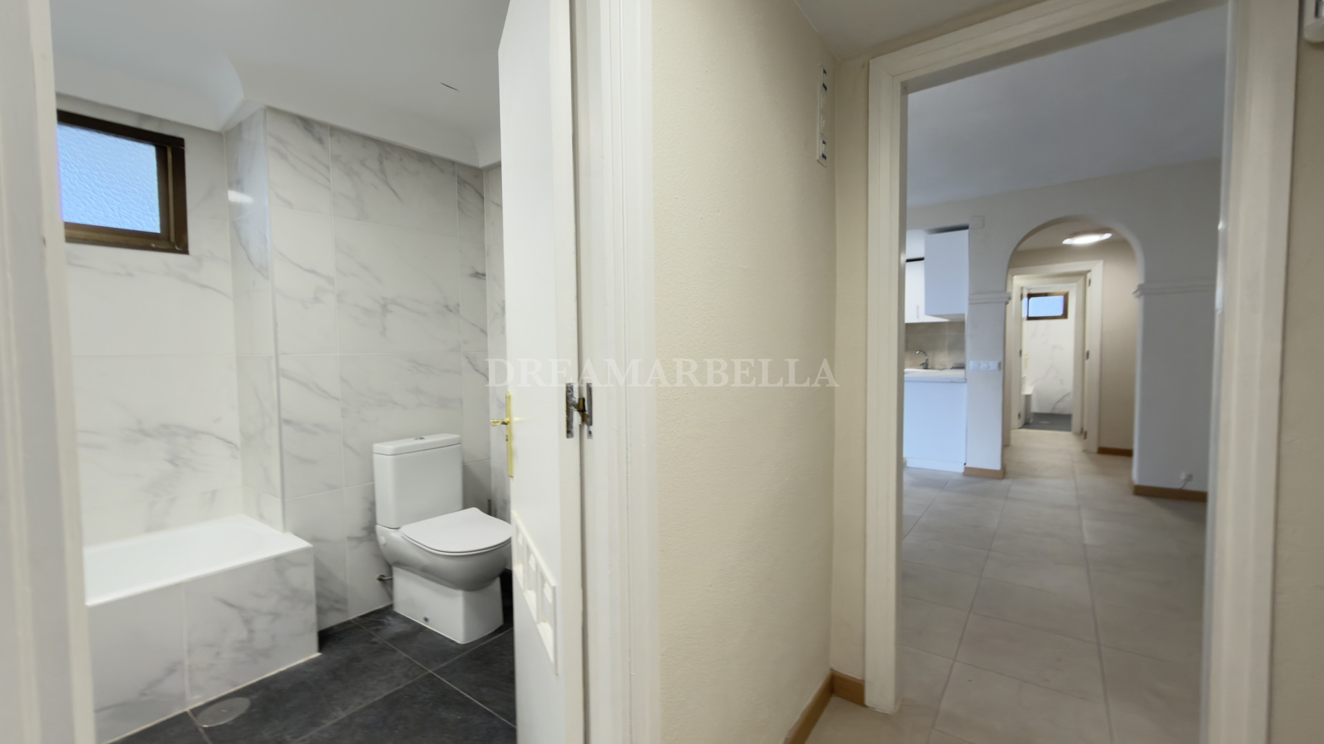 Apartment in Estepona East