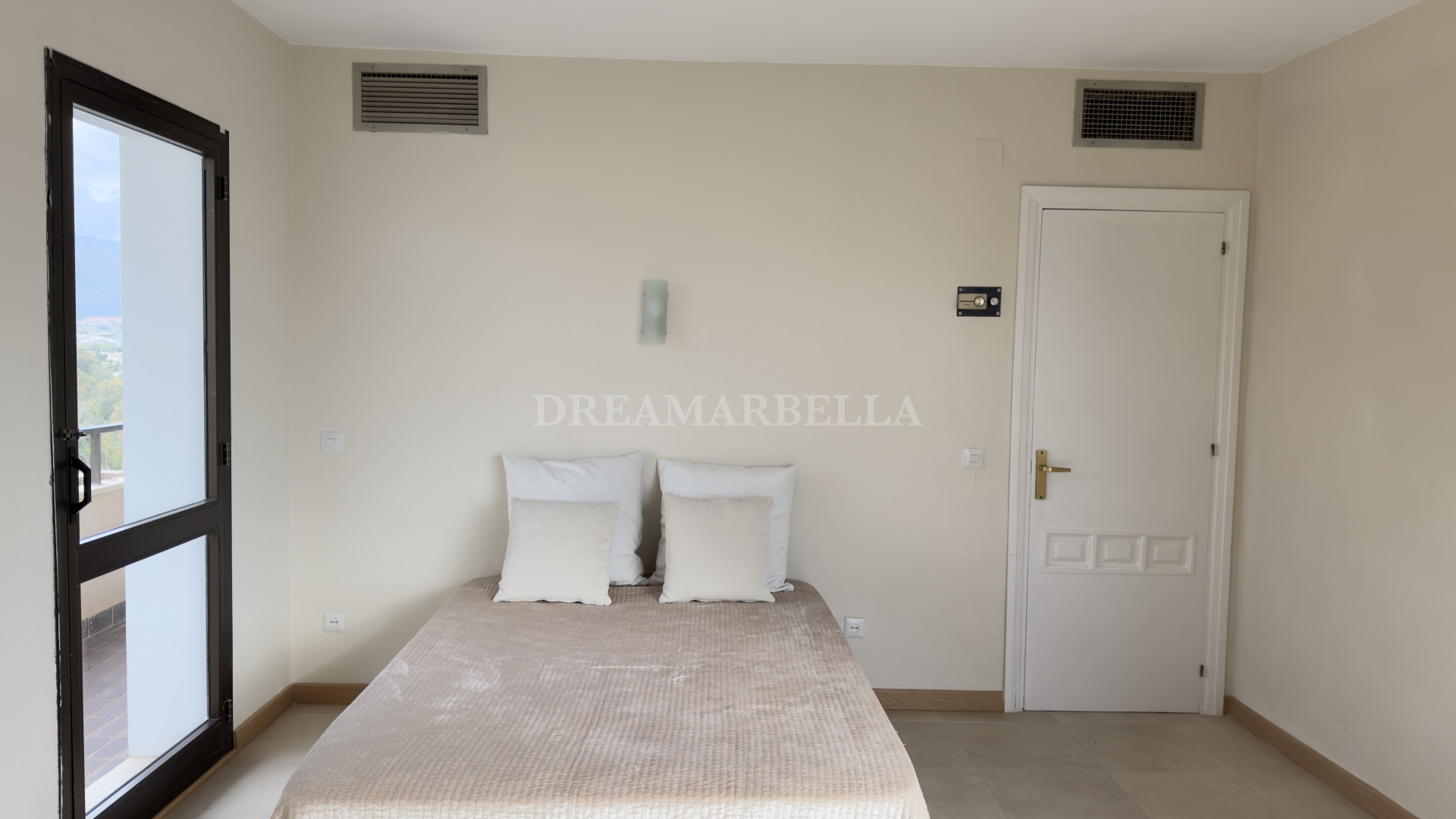 Apartment in Estepona East