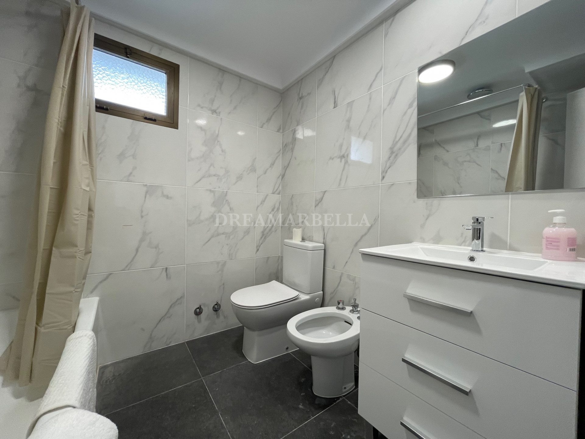 Apartment in Estepona East