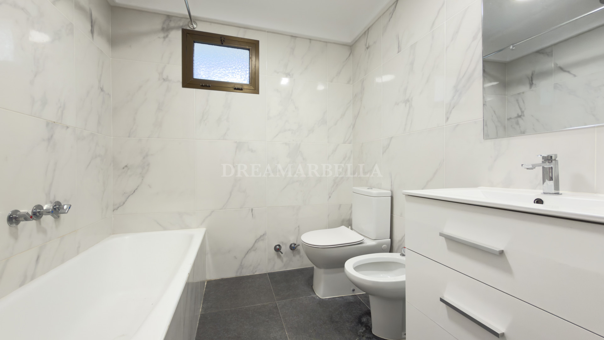 Apartment in Estepona East