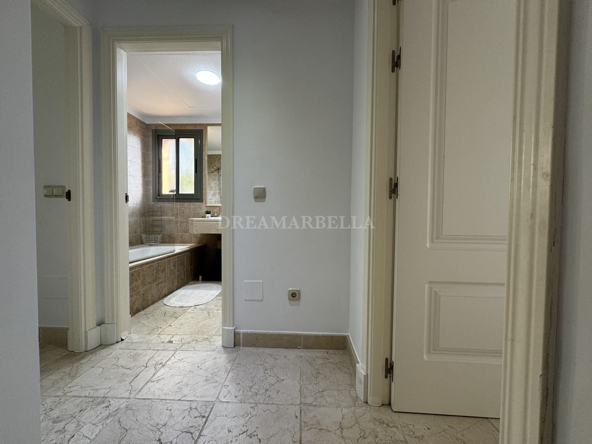 Apartment in Estepona East