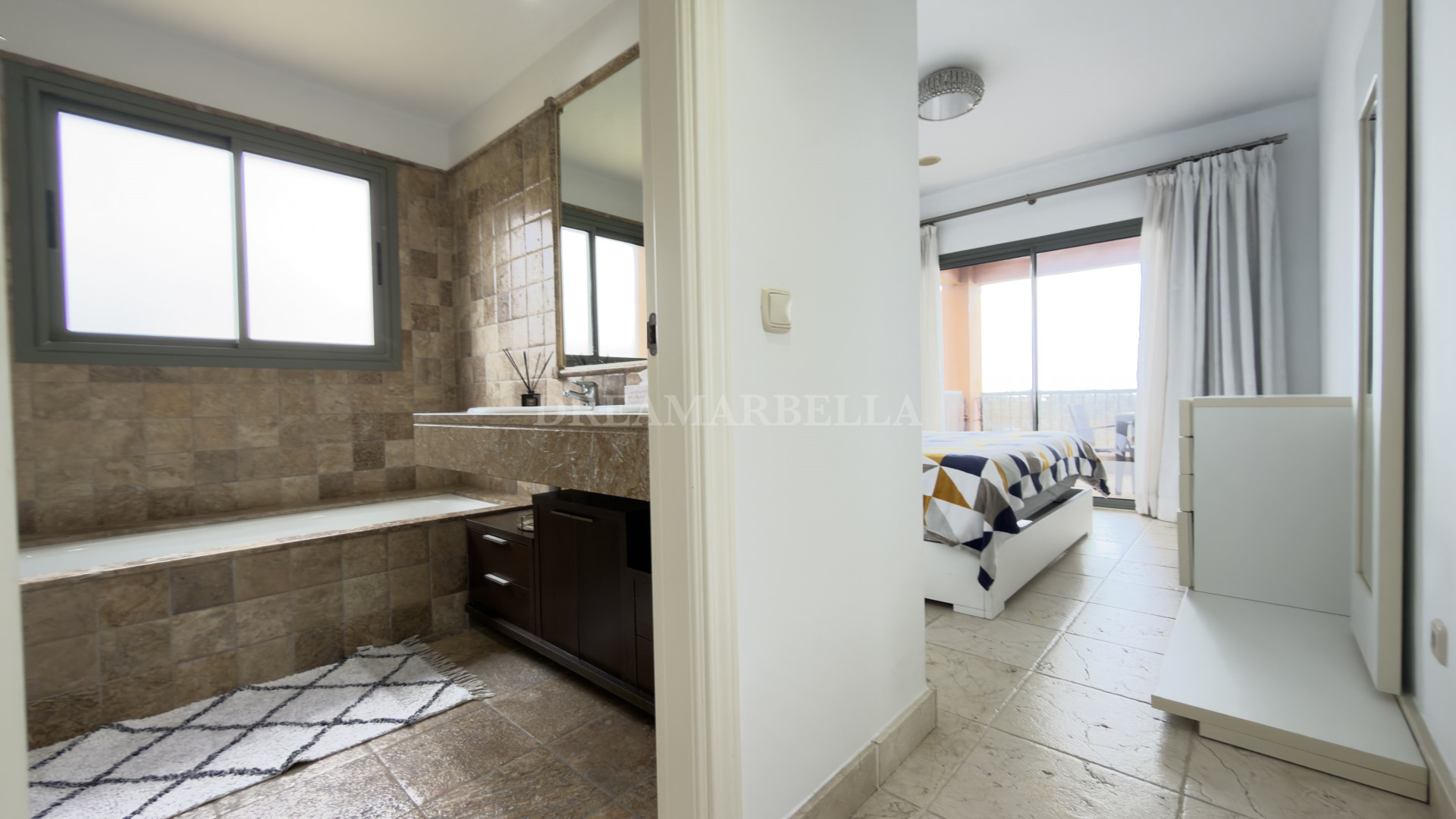 Apartment in Estepona East