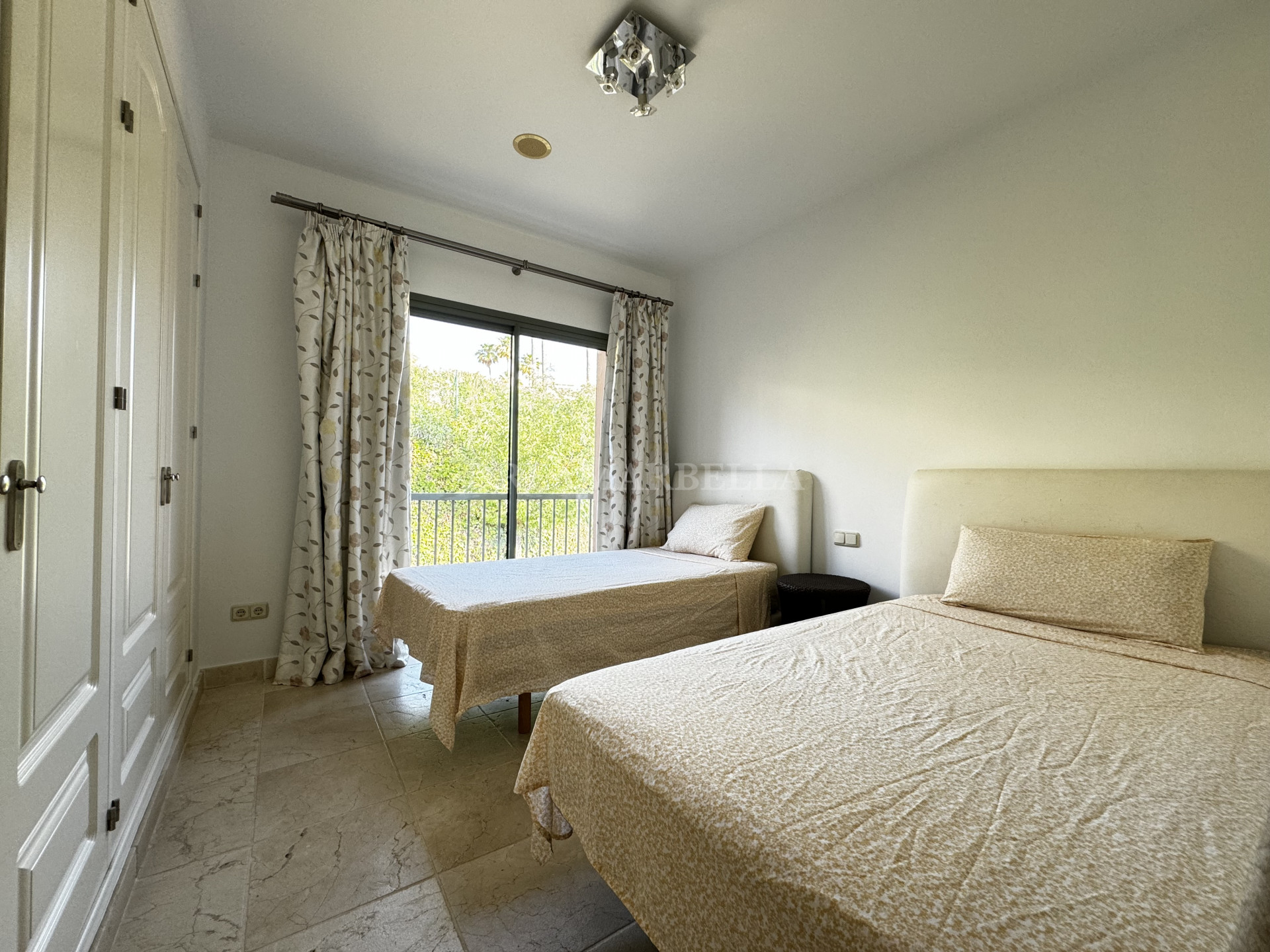 Apartment in Estepona East