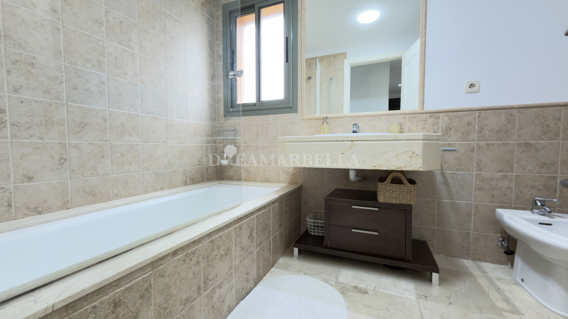 Apartment in Estepona East