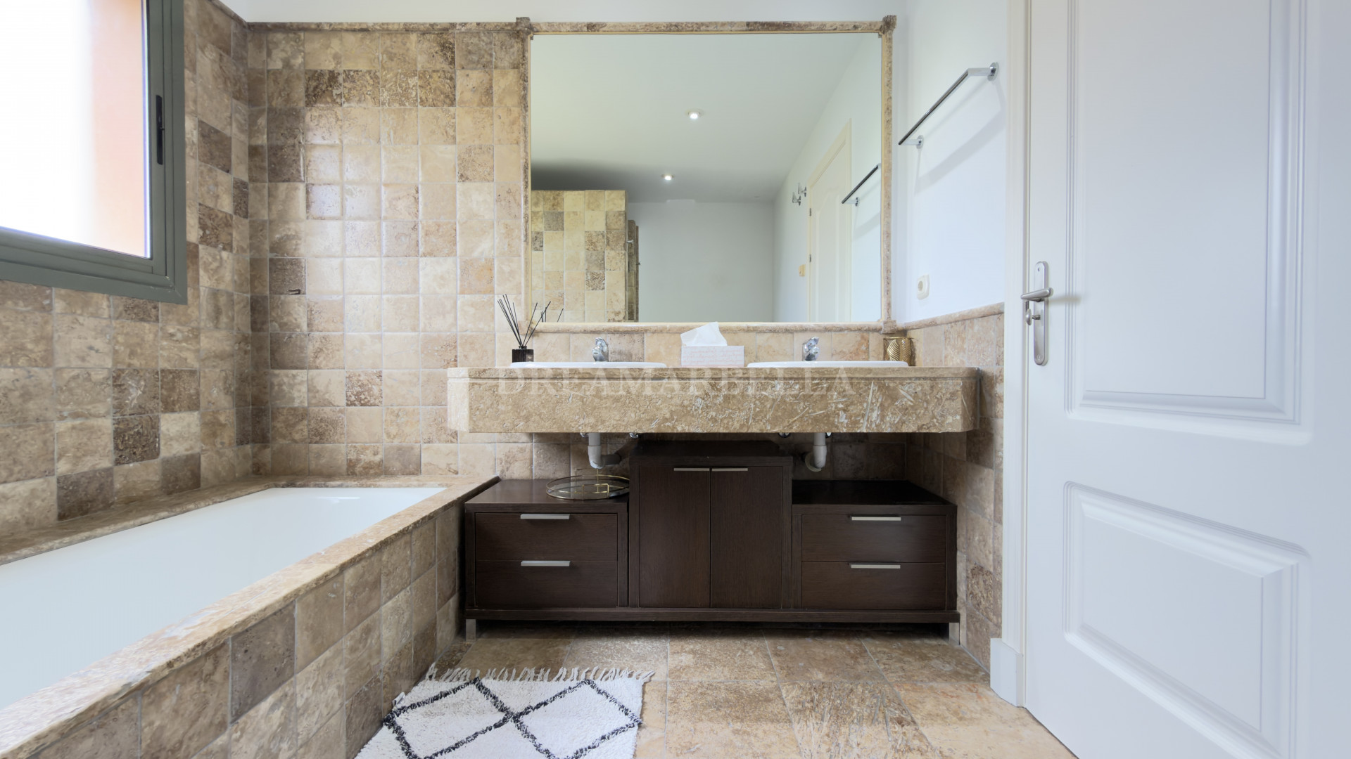 Apartment in Estepona East