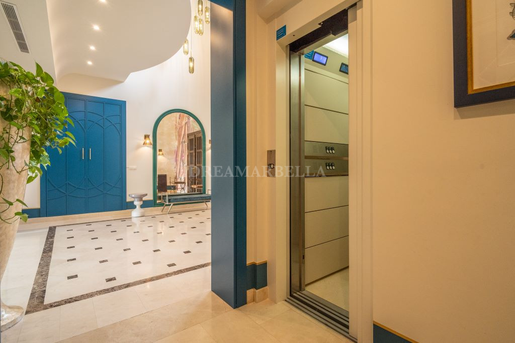 Villa in Estepona East