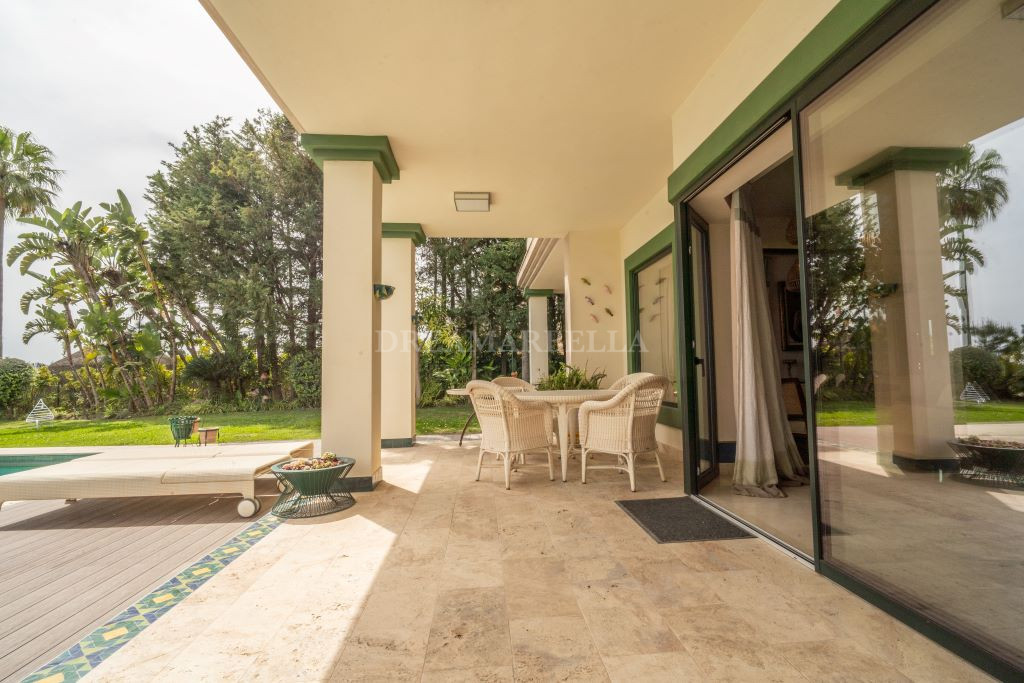 Villa in Estepona East